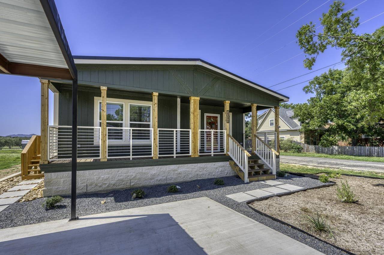 1200 E Green ST, Llano, TX 78643