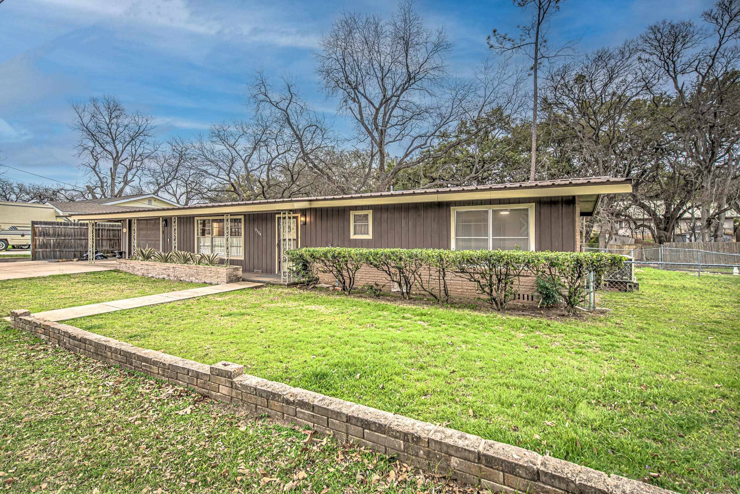 5304 Bedford ST, Kingsland, TX 78639