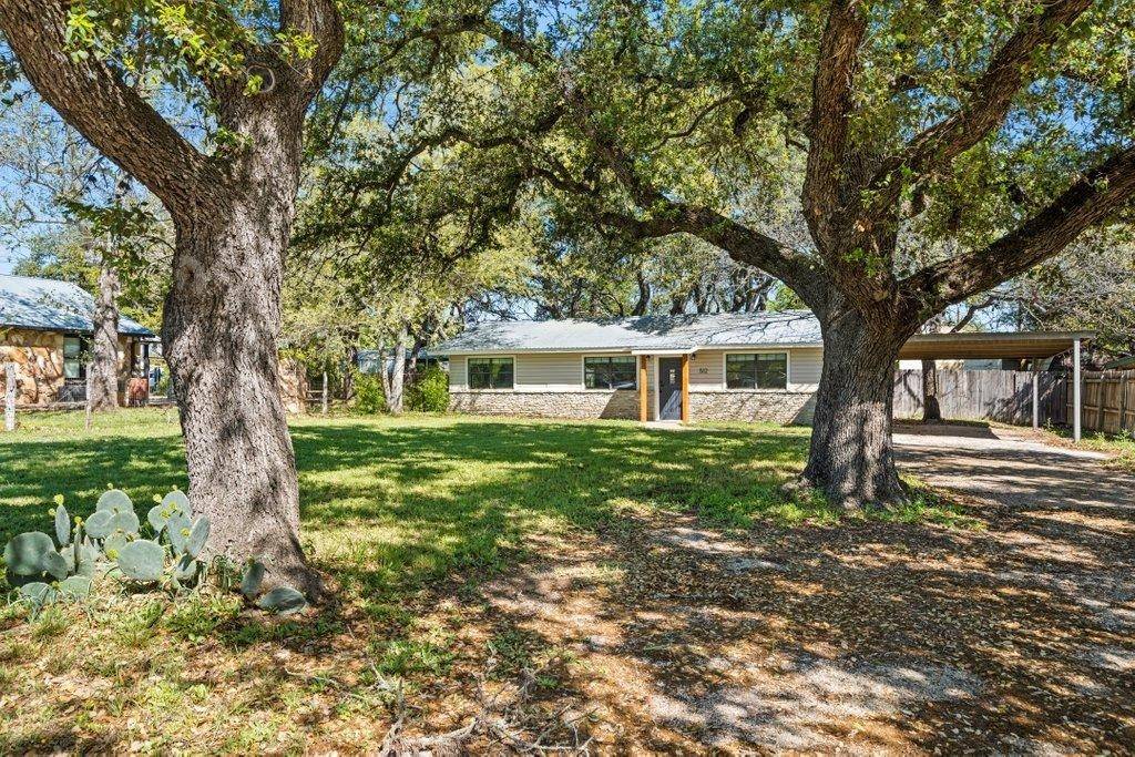 512 W Pecan DR, Johnson City, TX 78636