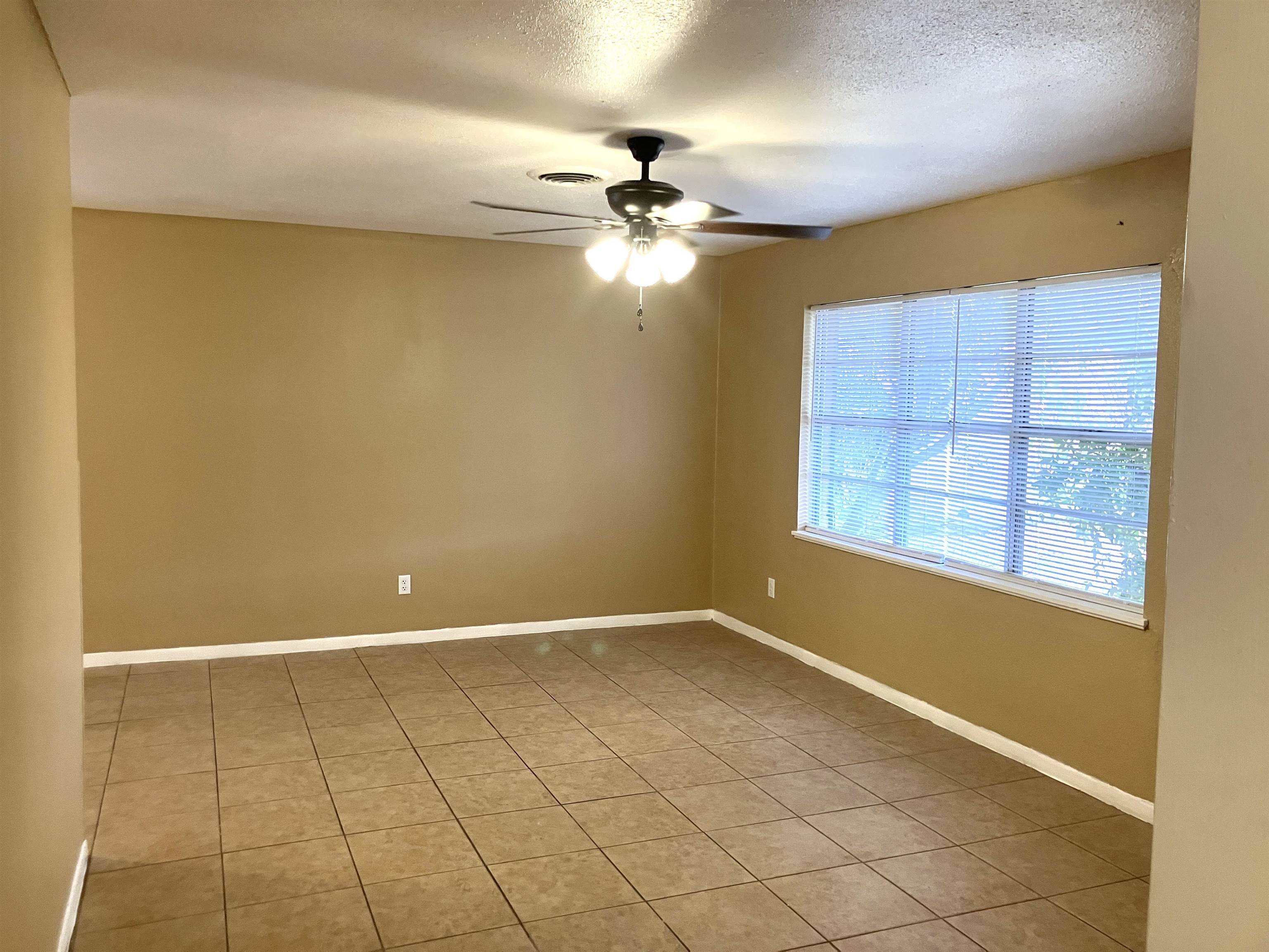 1112B Northwood, Marble Falls, TX 78654