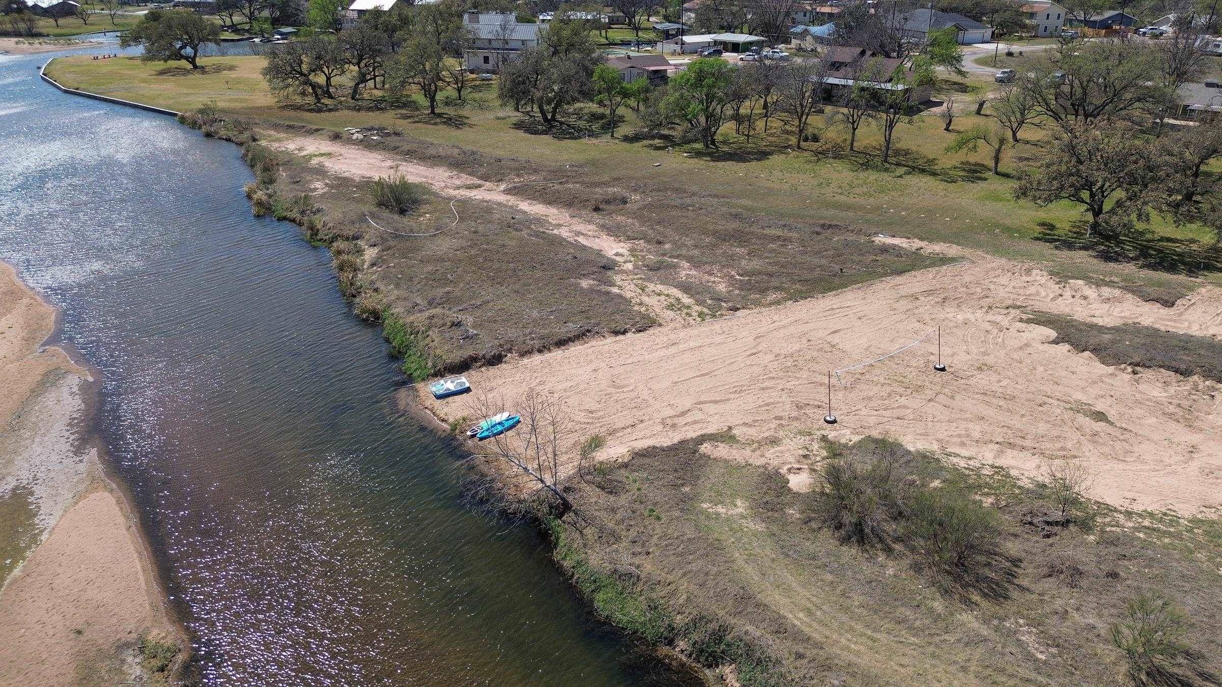 142 Lakeshore Dr, Horseshoe Bay, TX 78657