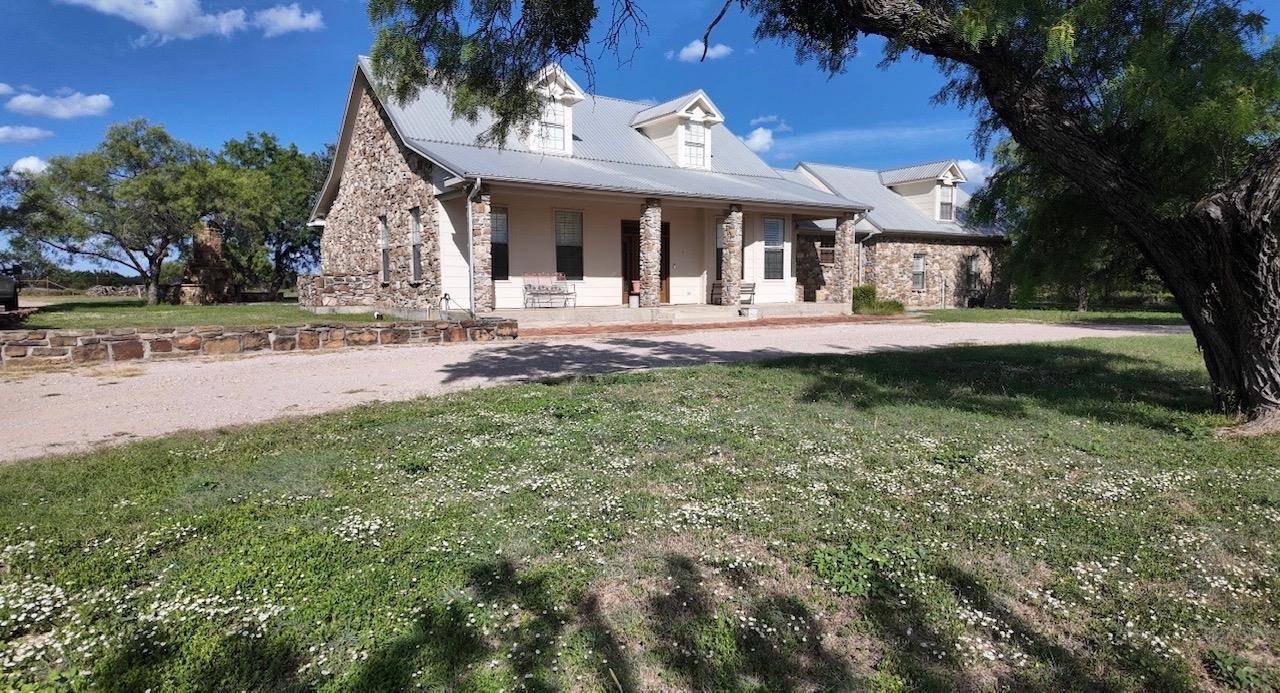 1810 10th St., Rochelle, TX 76872