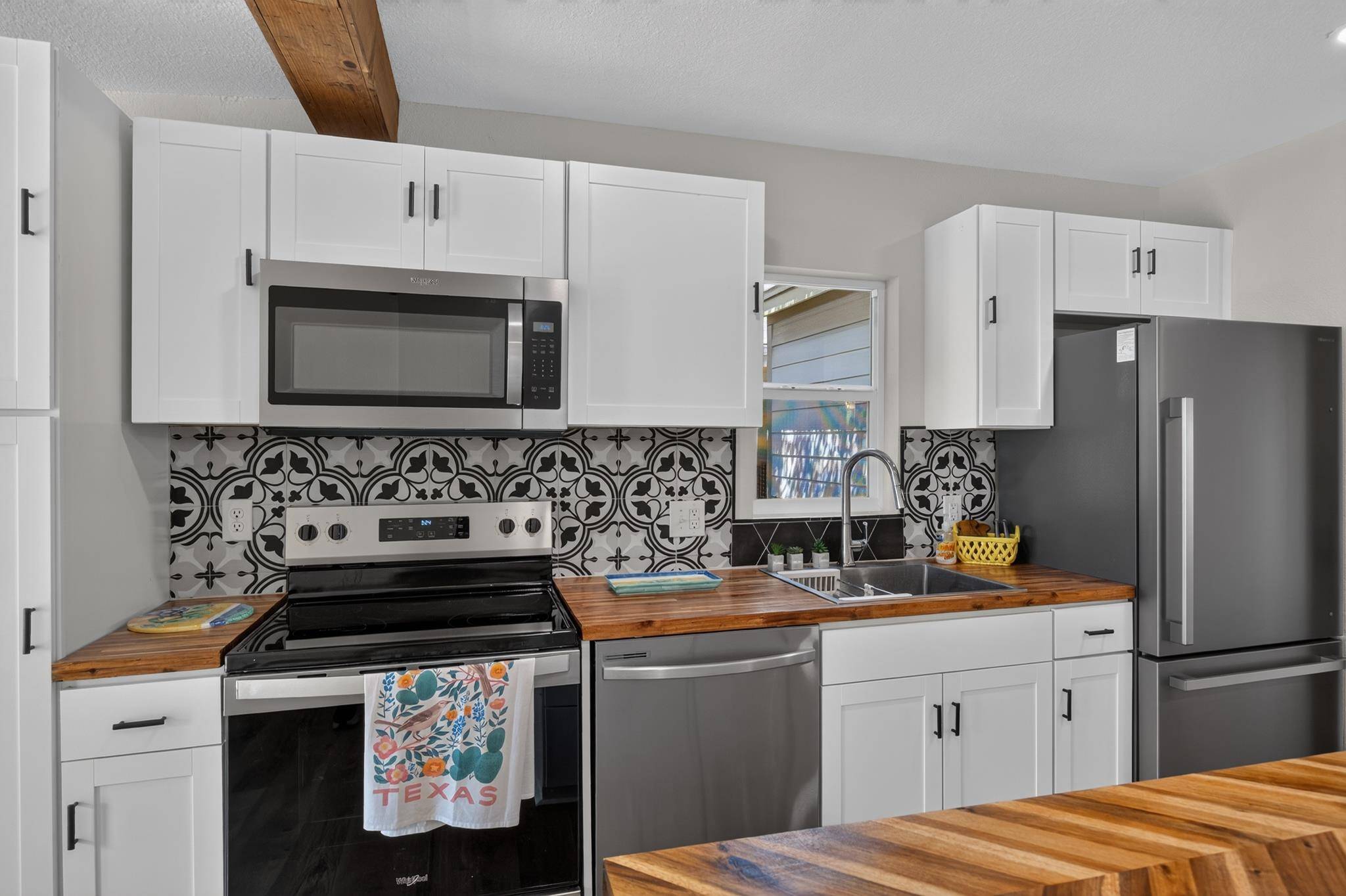 1109 Hickory ST, Llano, TX 78643