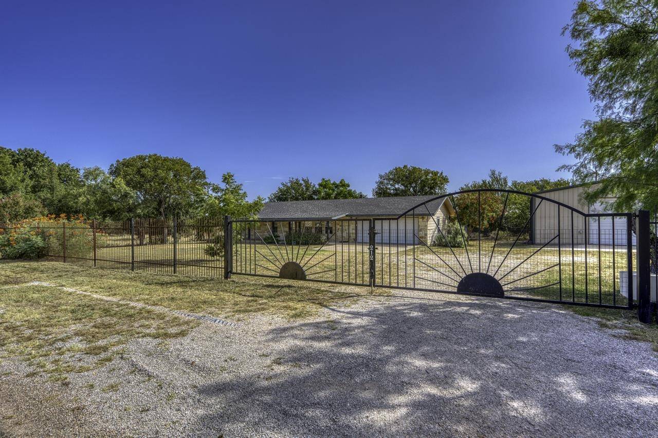 212 Deer DR, Sunrise Beach, TX 78643