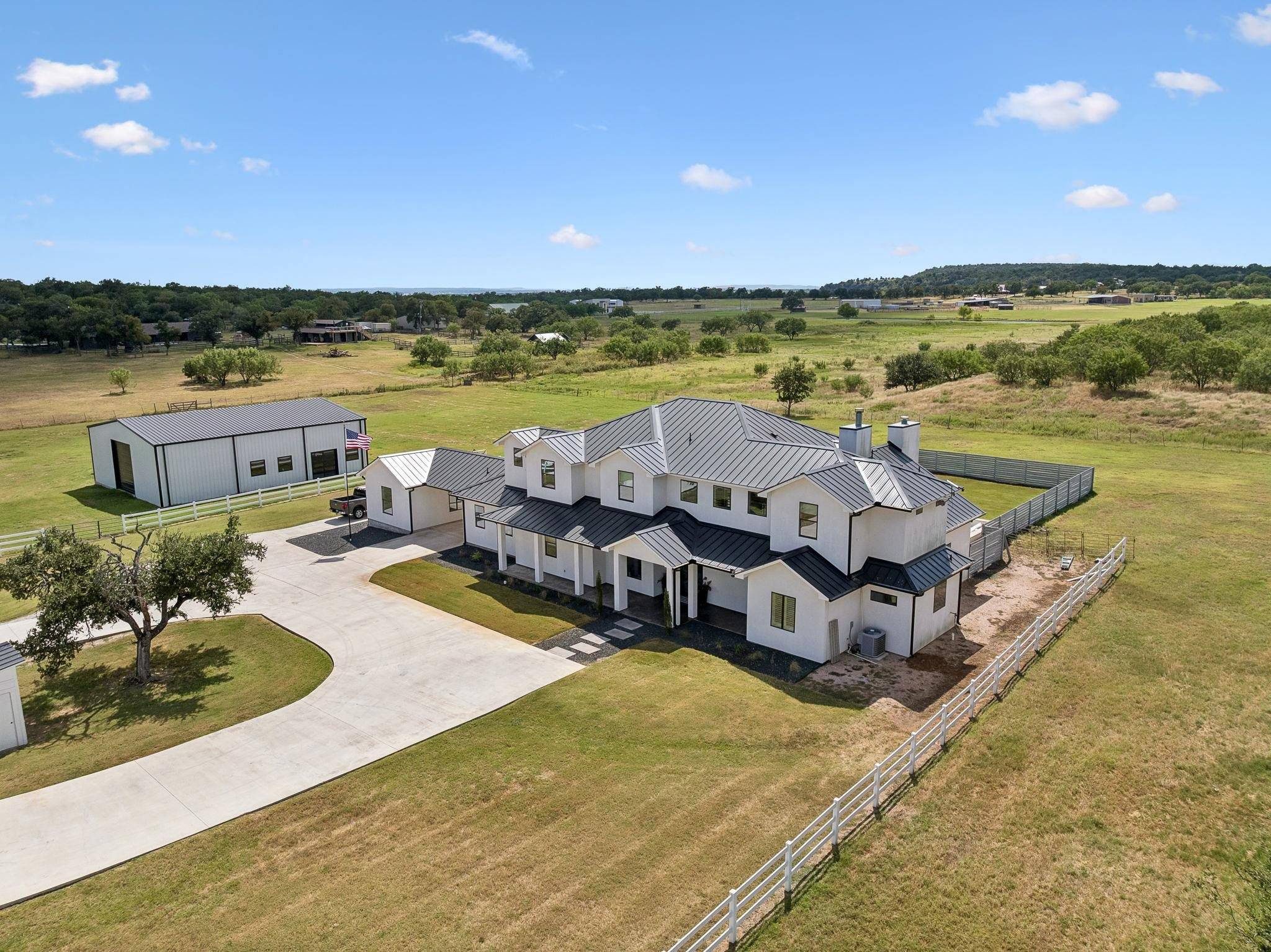424 Tokim DR, Marble Falls, TX 78654