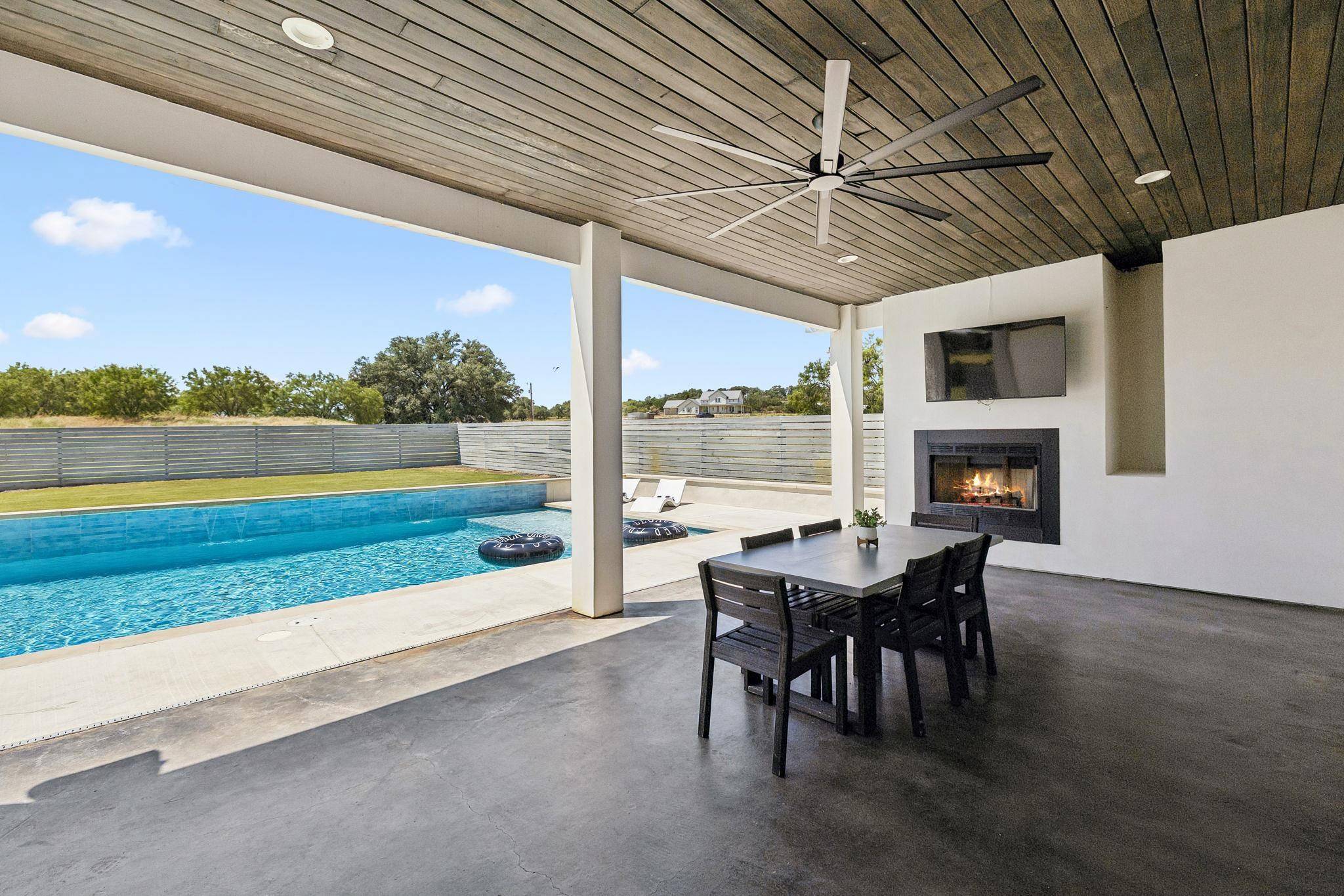 424 Tokim DR, Marble Falls, TX 78654