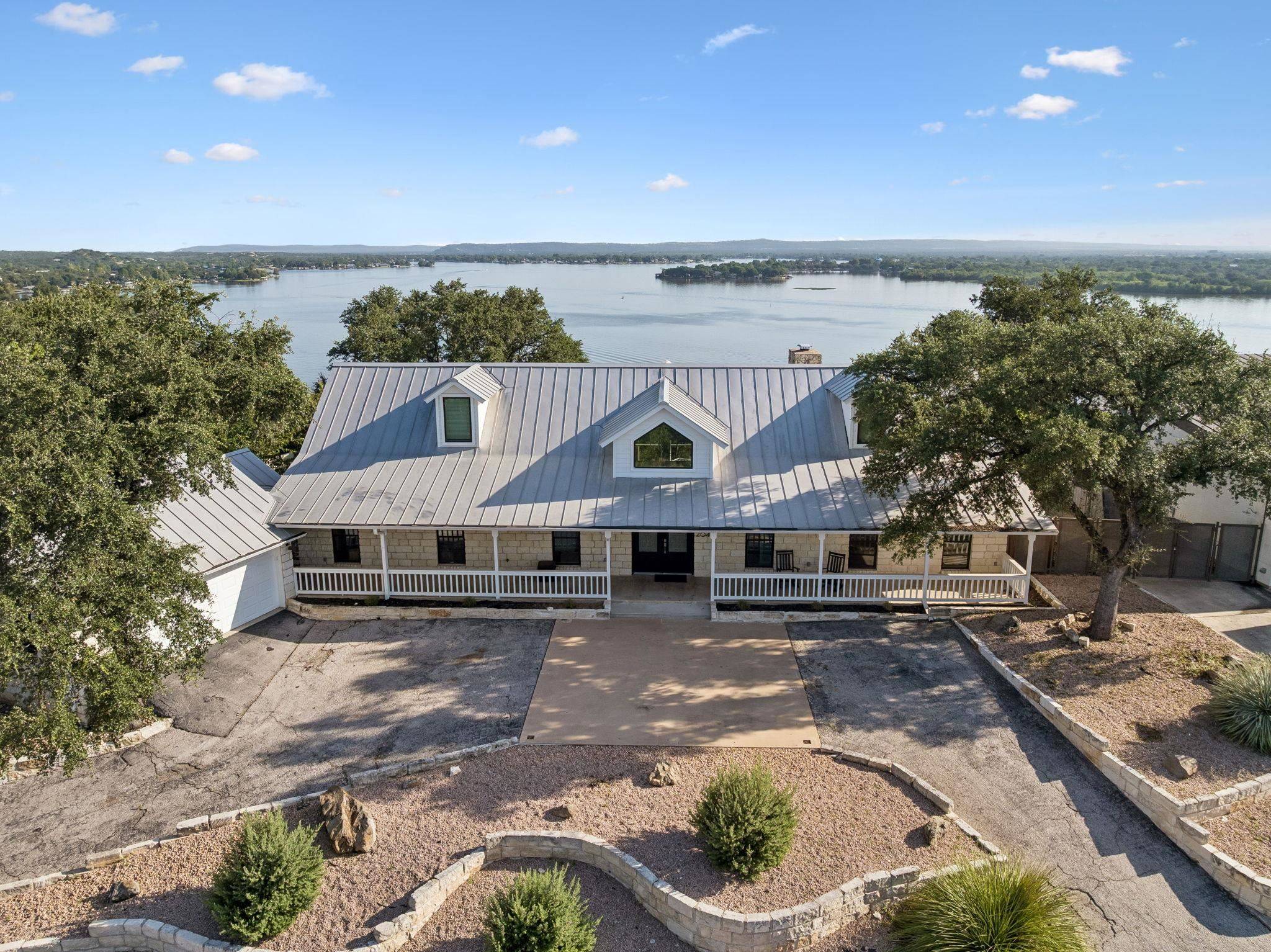 204 N Blue Ridge TRL, Horseshoe Bay, TX 78657