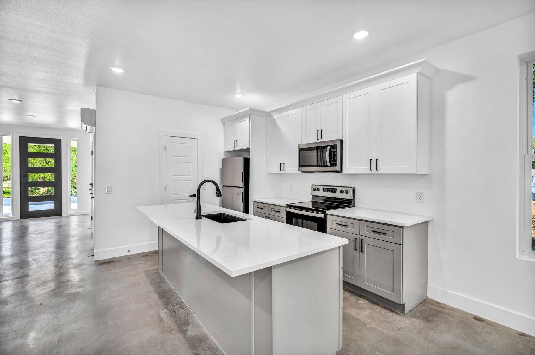1006 E Marble ST, Burnet, TX 78611
