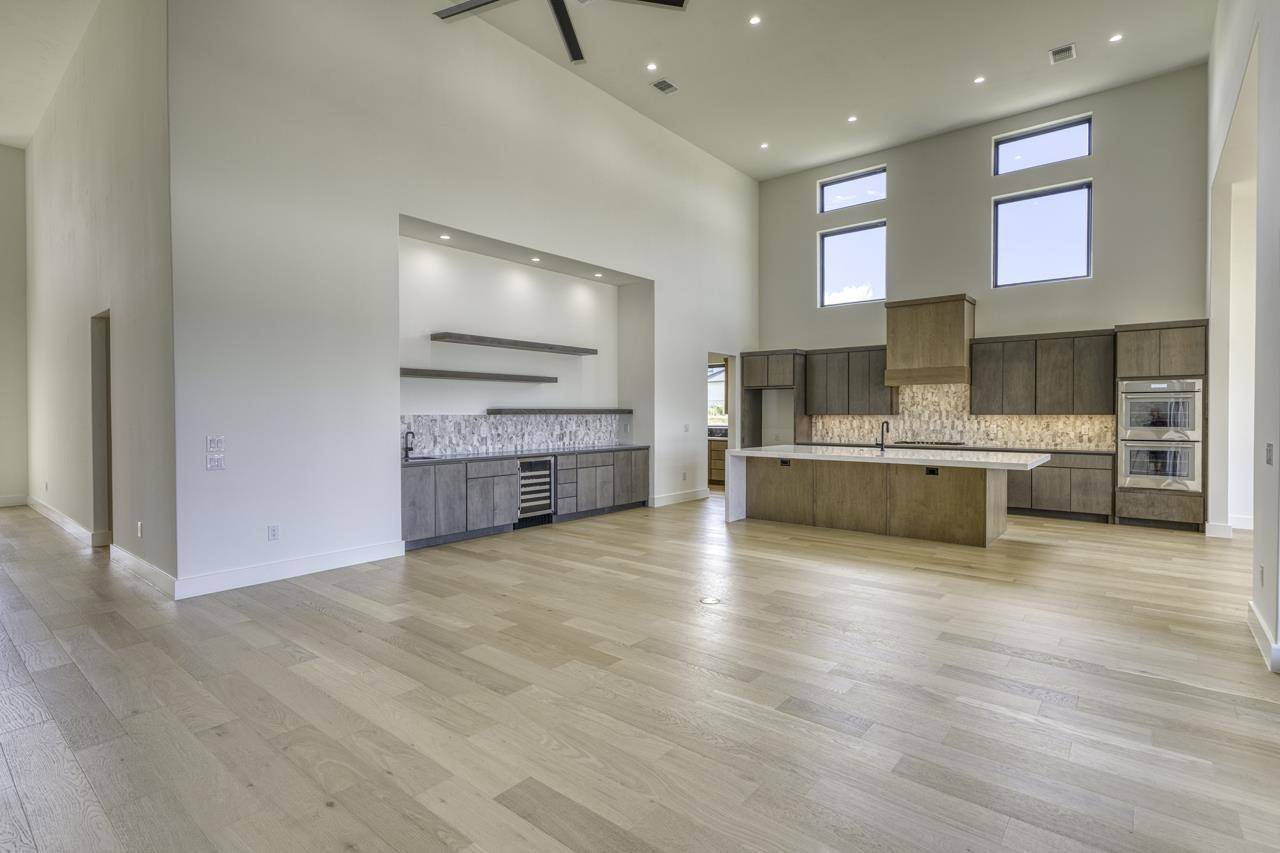 549 Mayapple, Horseshoe Bay, TX 78657