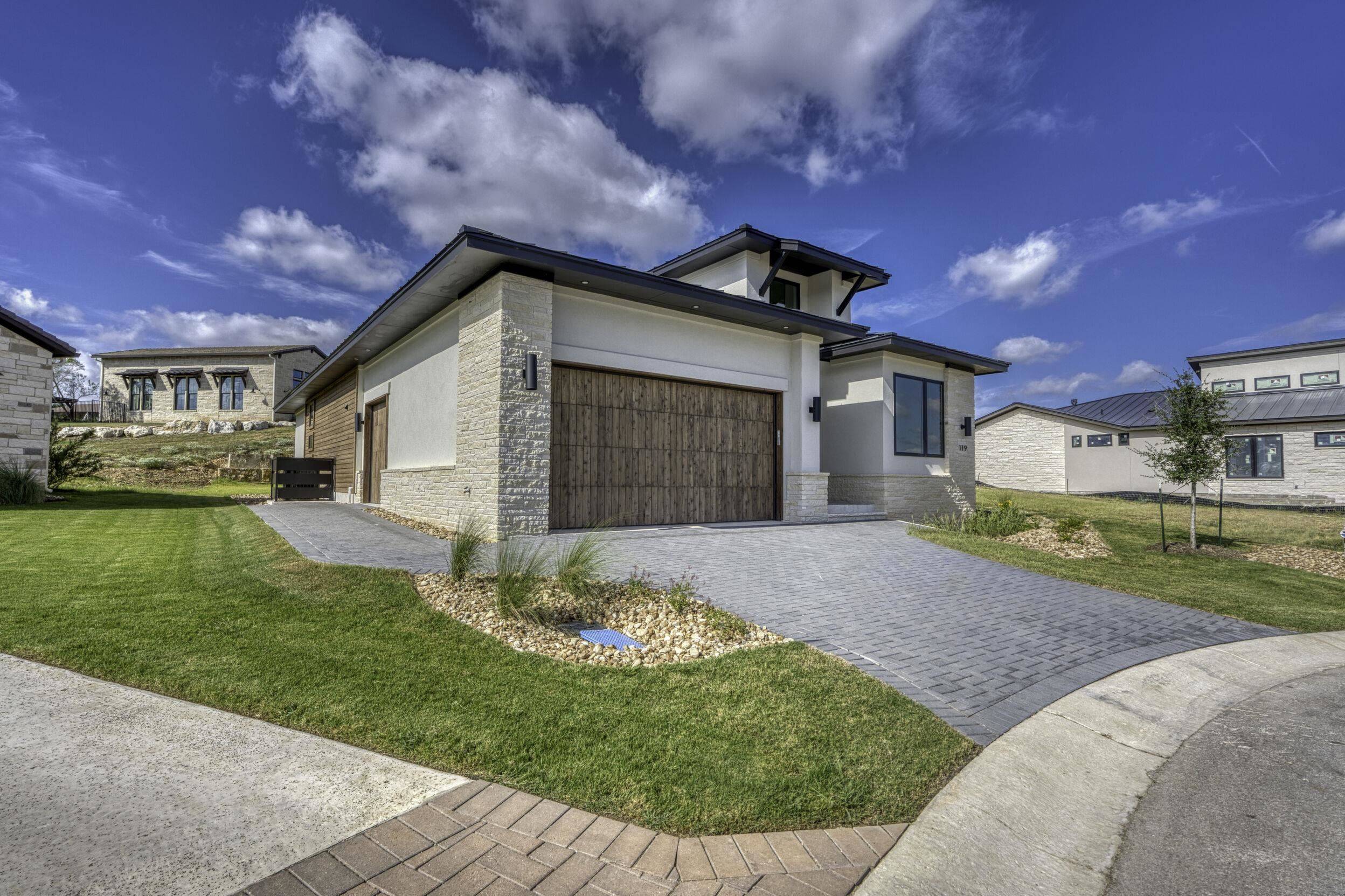 119 Via Roma Ct, Horseshoe Bay, TX 78657