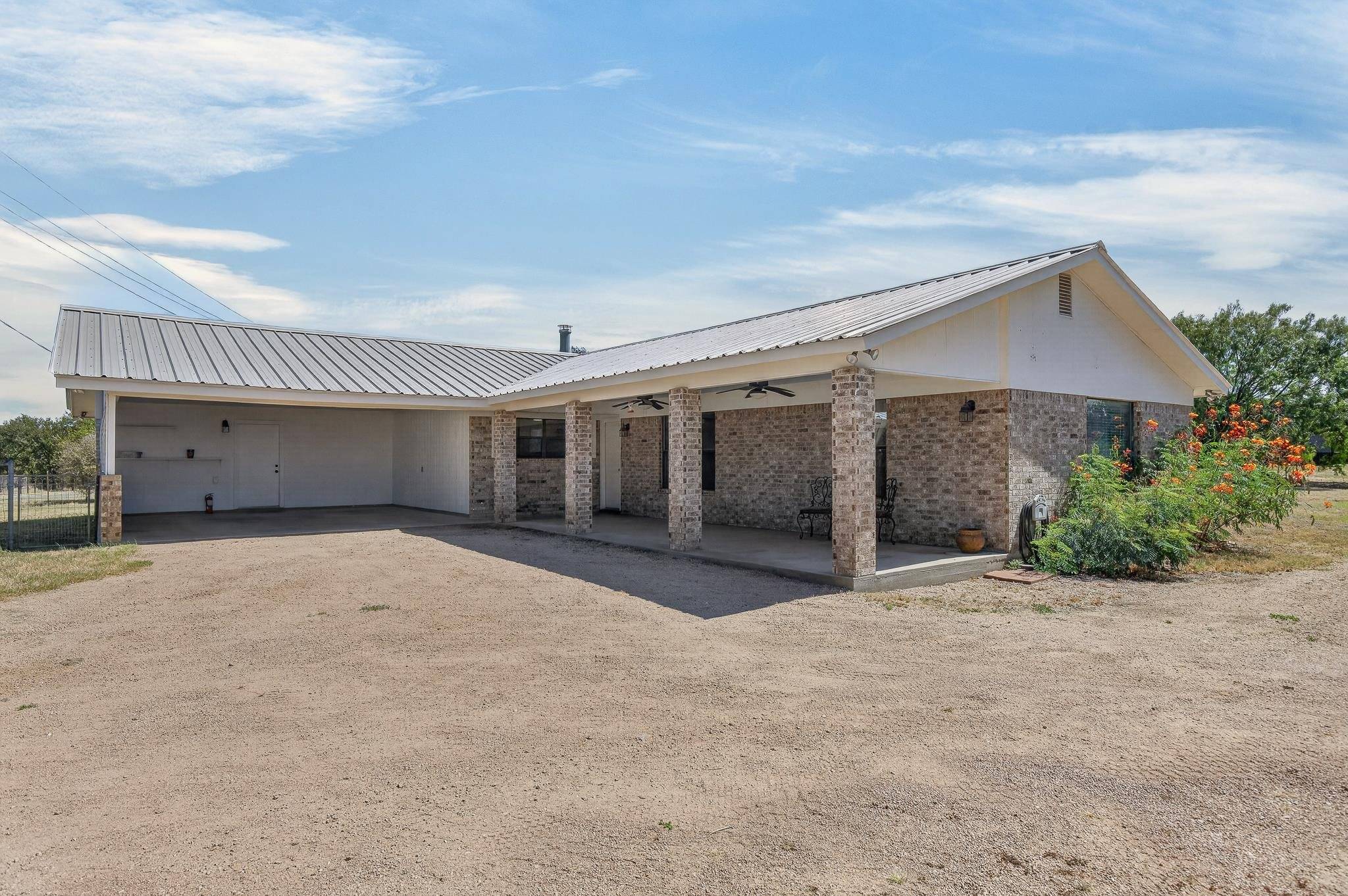 101 Big Oak LN, Marble Falls, TX 78654