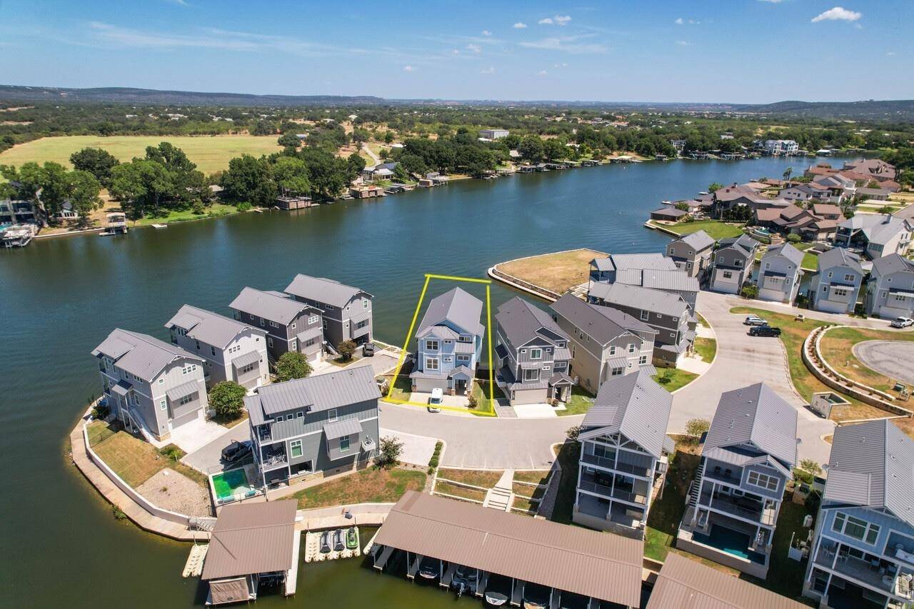 320 Island CIR, Kingsland, TX 78639