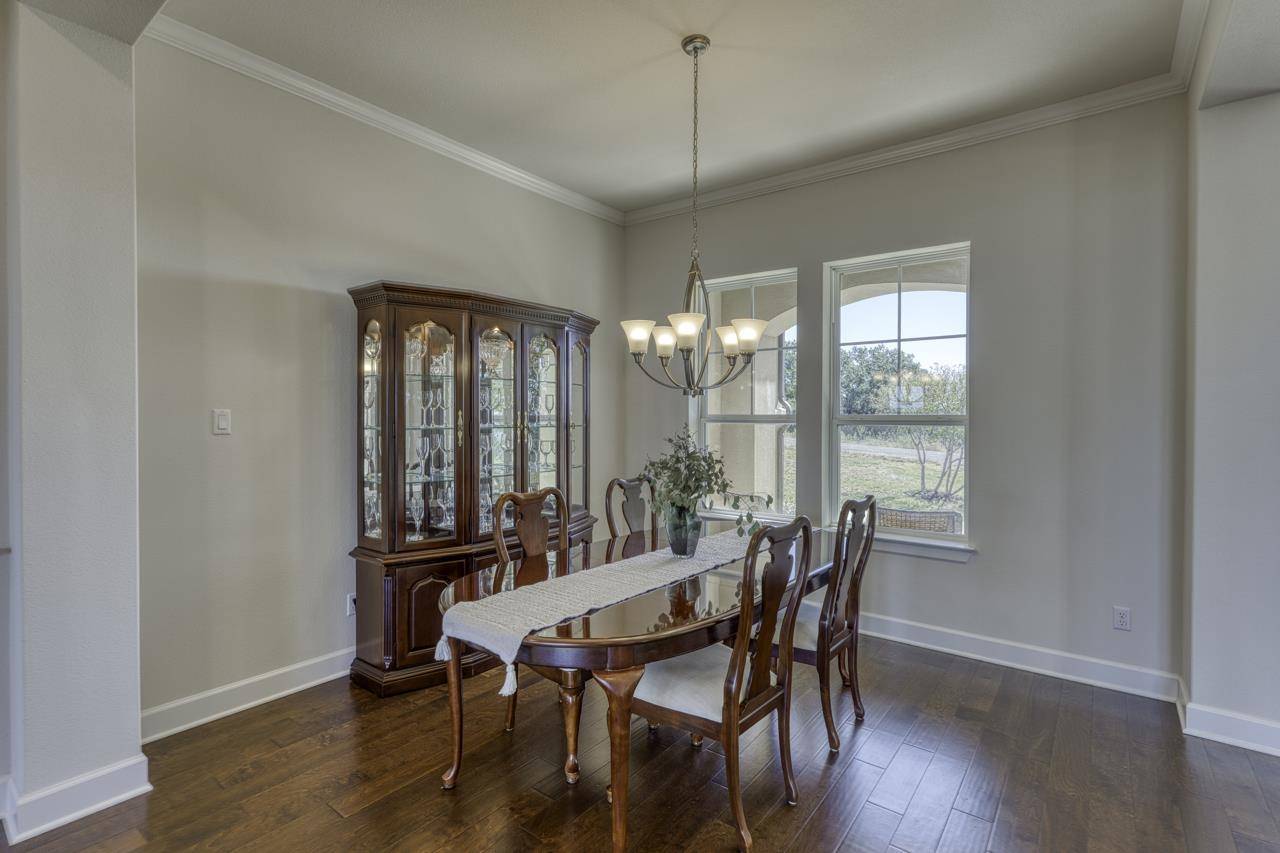 235 Chestnut Xing, Burnet, TX 78611