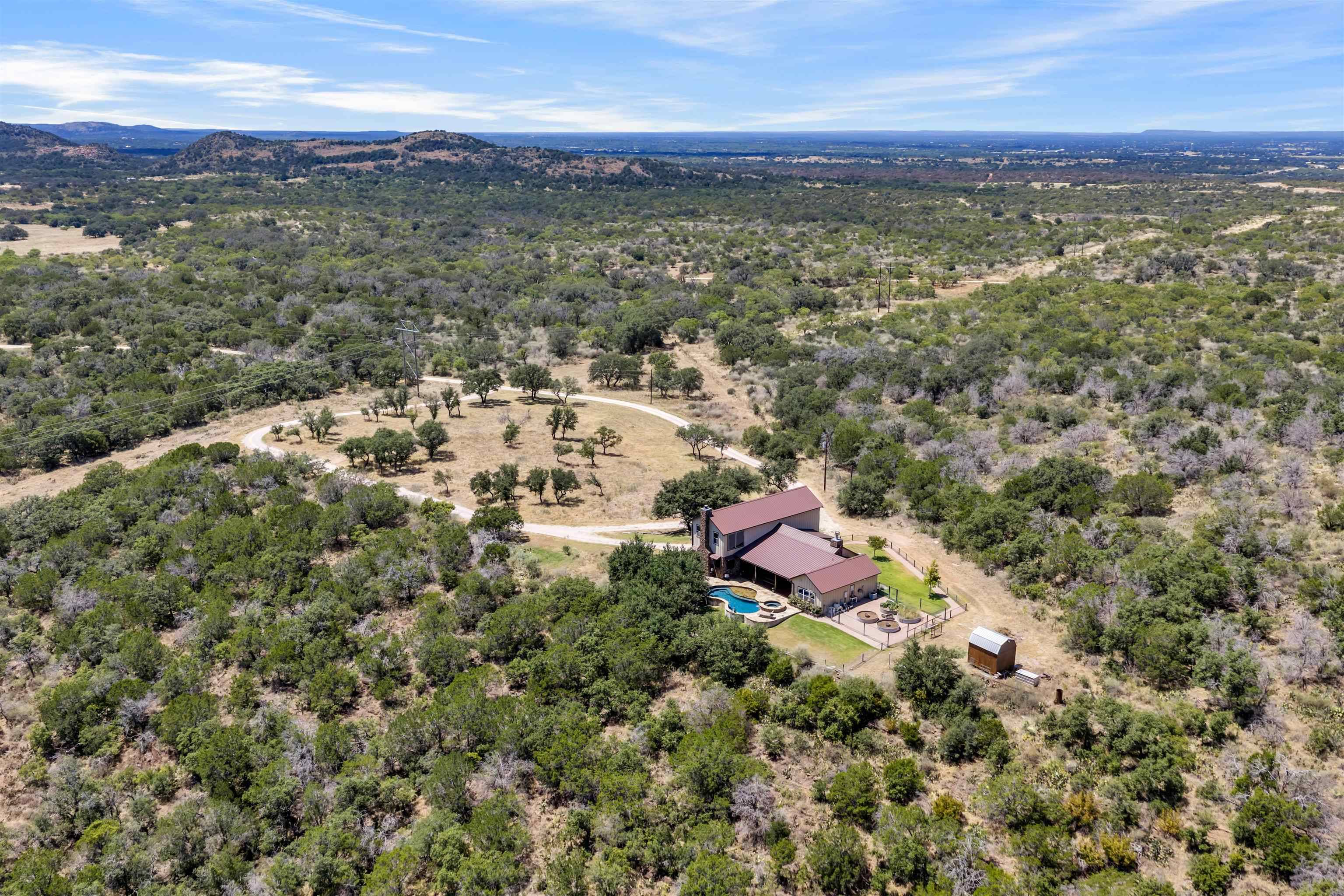 400 Darby LN, Llano, TX 78643