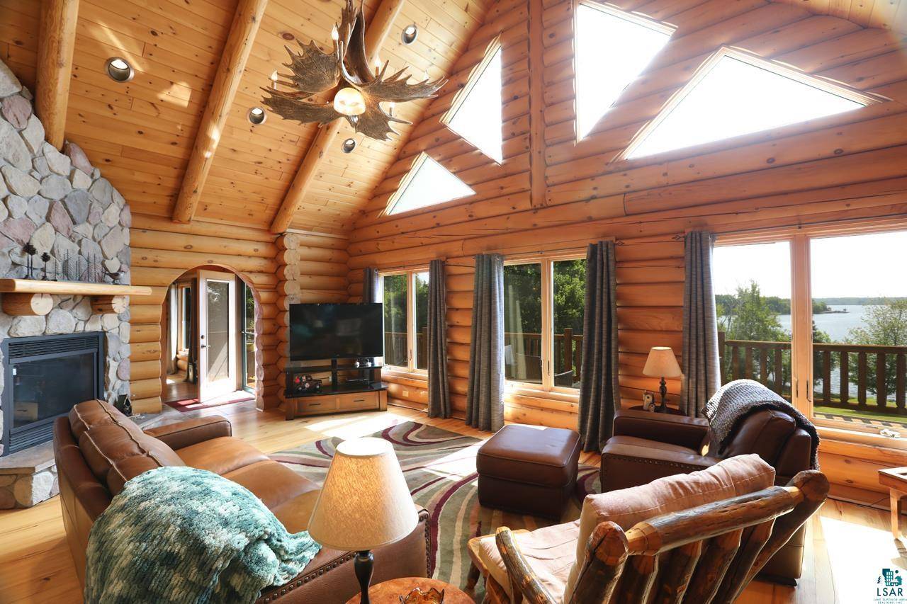 3165 Randa Rd, Cook, MN 55771