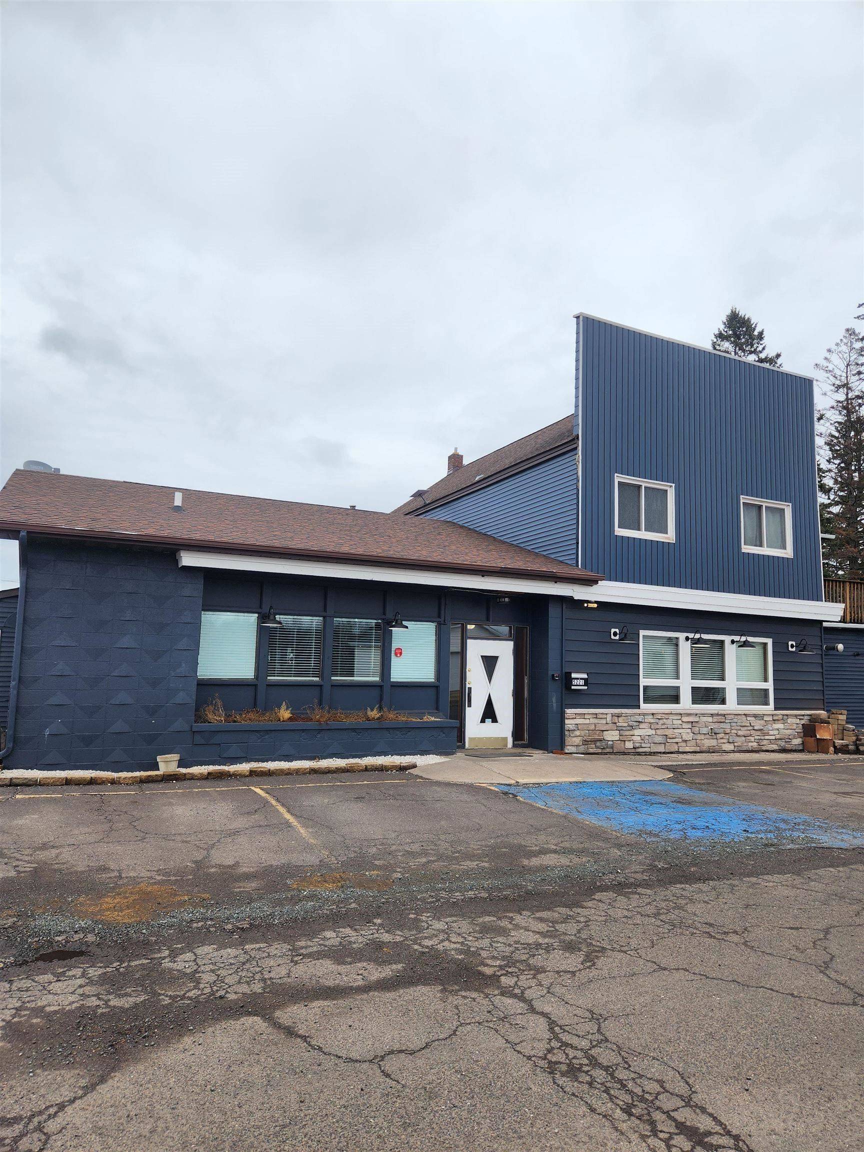 5221 E 4th St, Superior, WI 54880