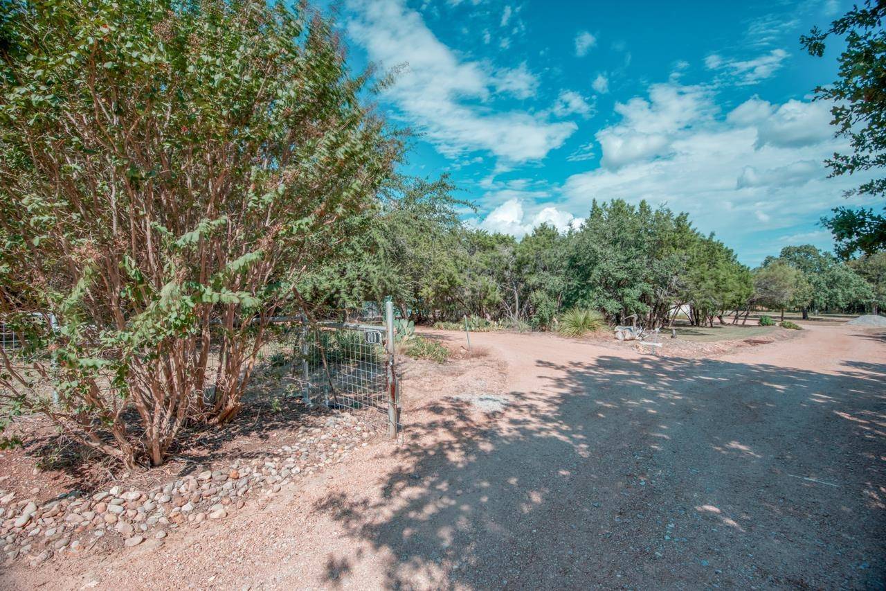 800 Creek LN, Marble Falls, TX 78654