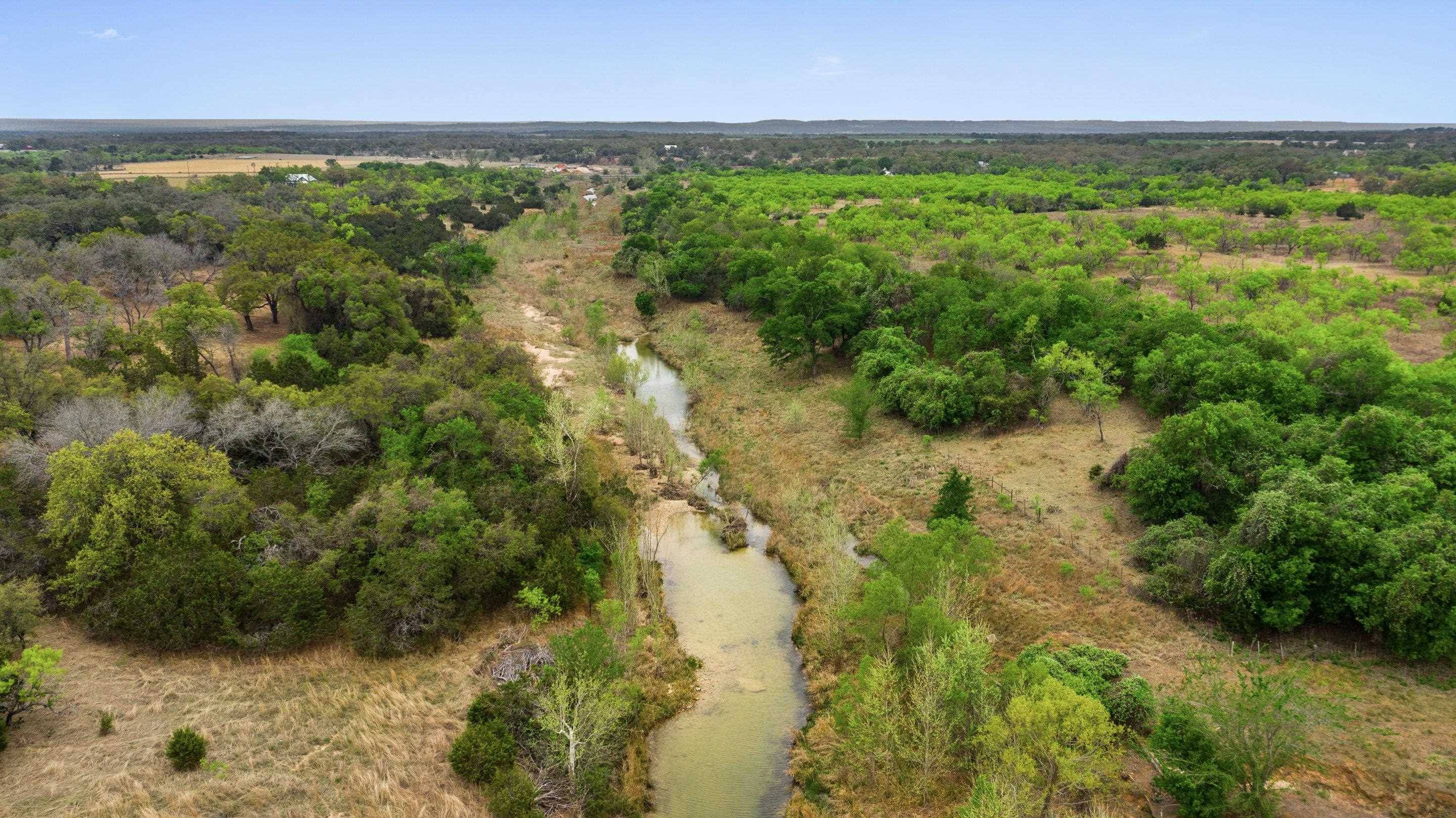 92 Kenbrook Farms LN, Fredericksburg, TX 78624