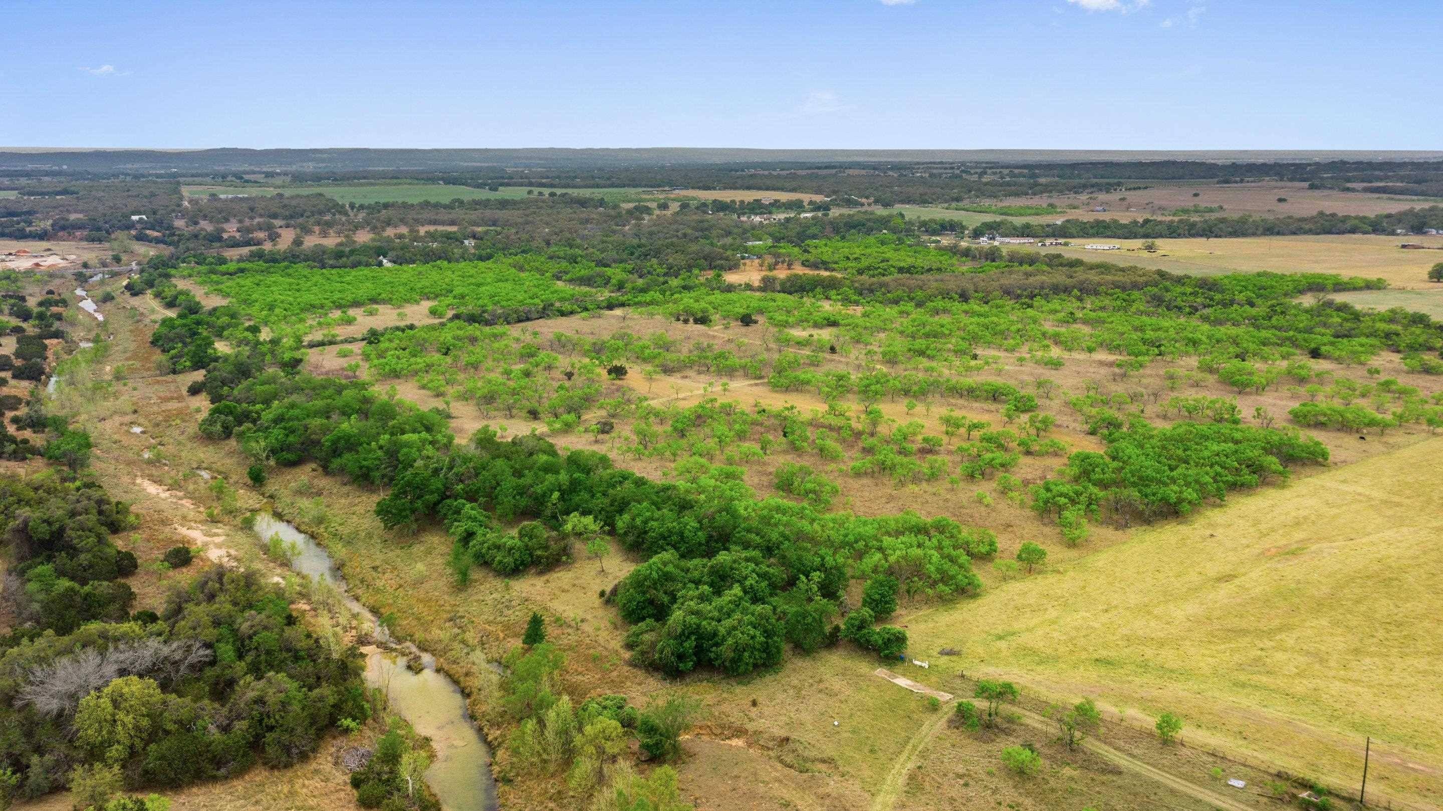 92 Kenbrook Farms LN, Fredericksburg, TX 78624