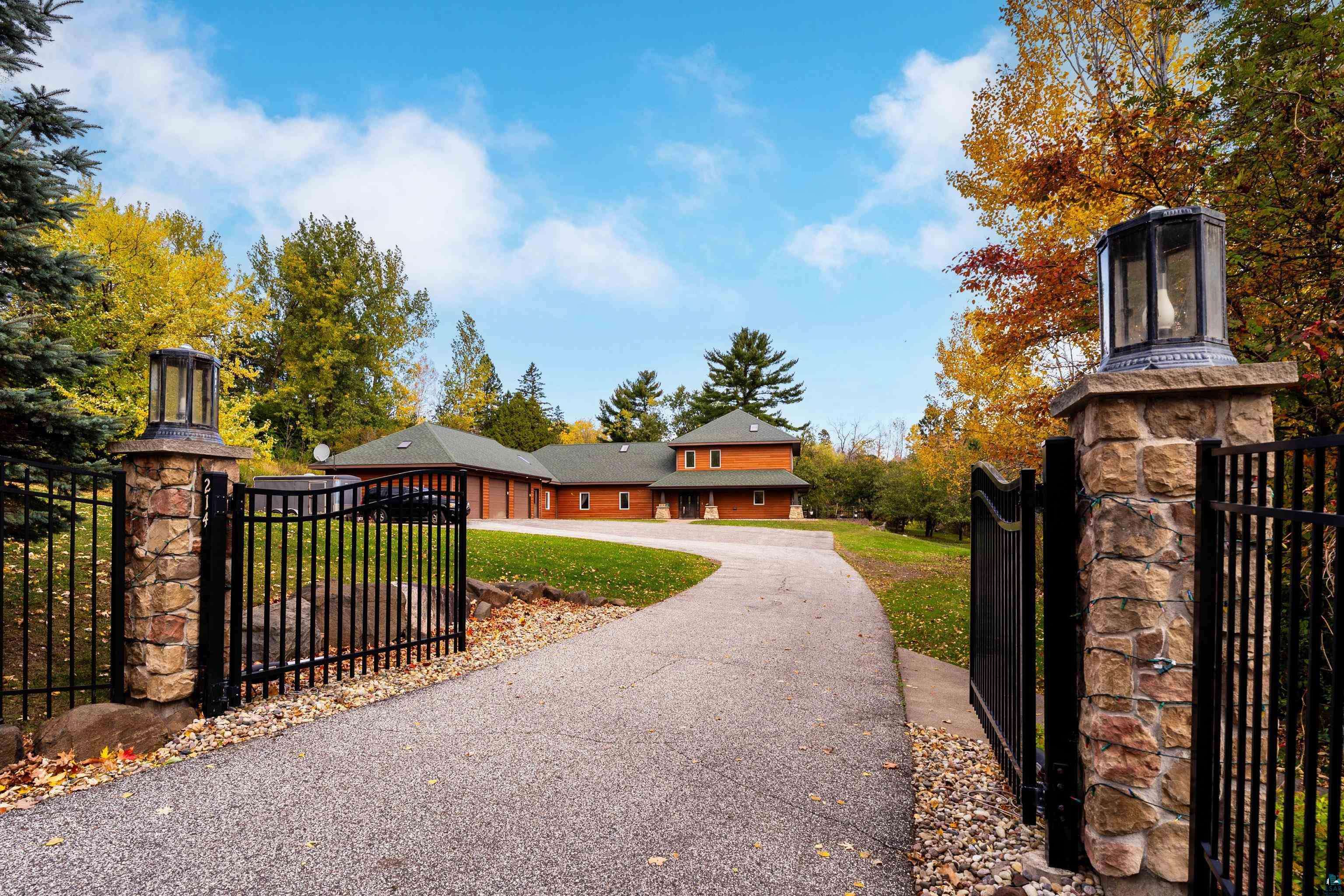 214 S 32nd Ave E, Duluth, MN 55812