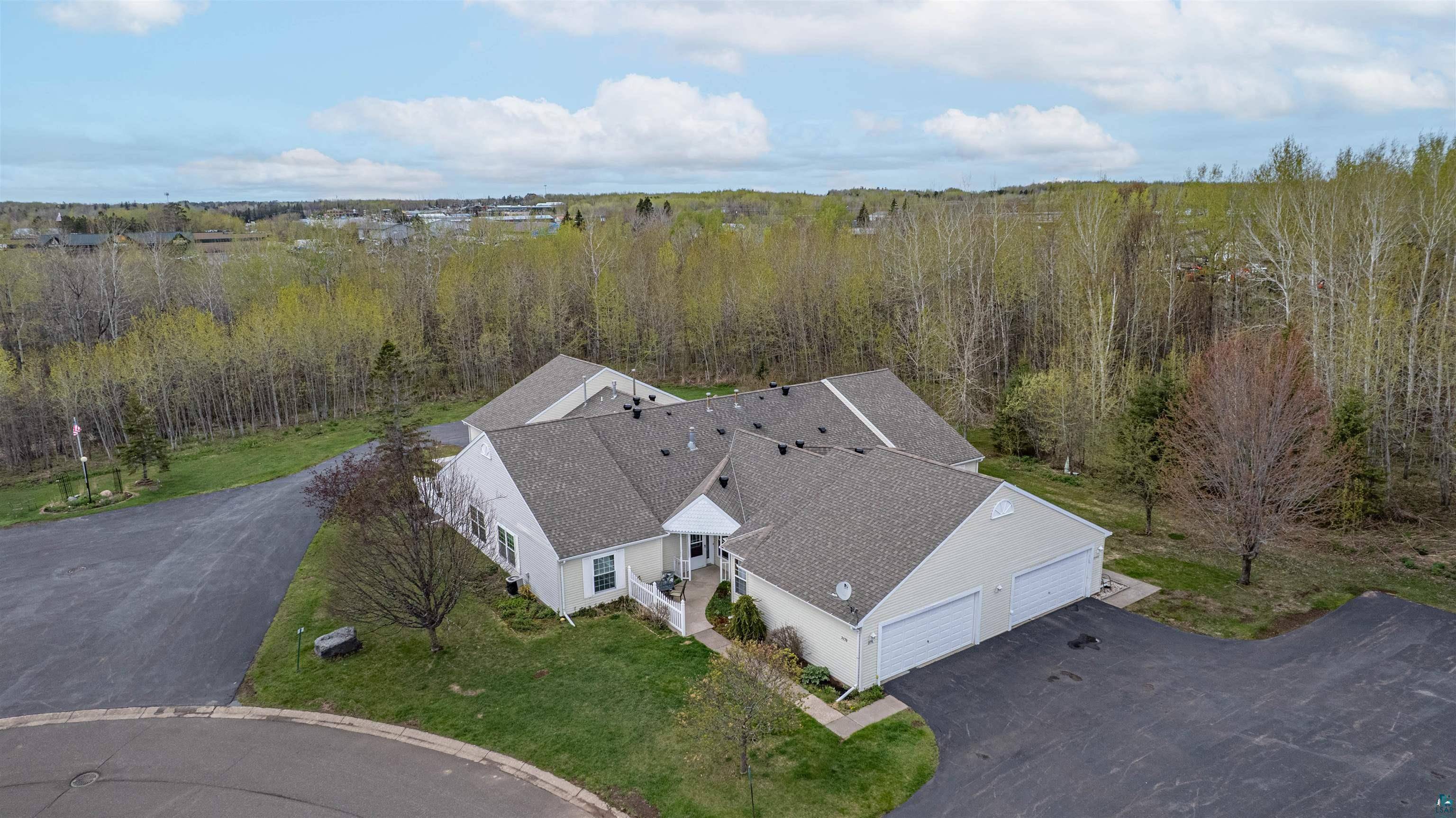 2150 Miller Creek Dr #8, Duluth, MN 55811