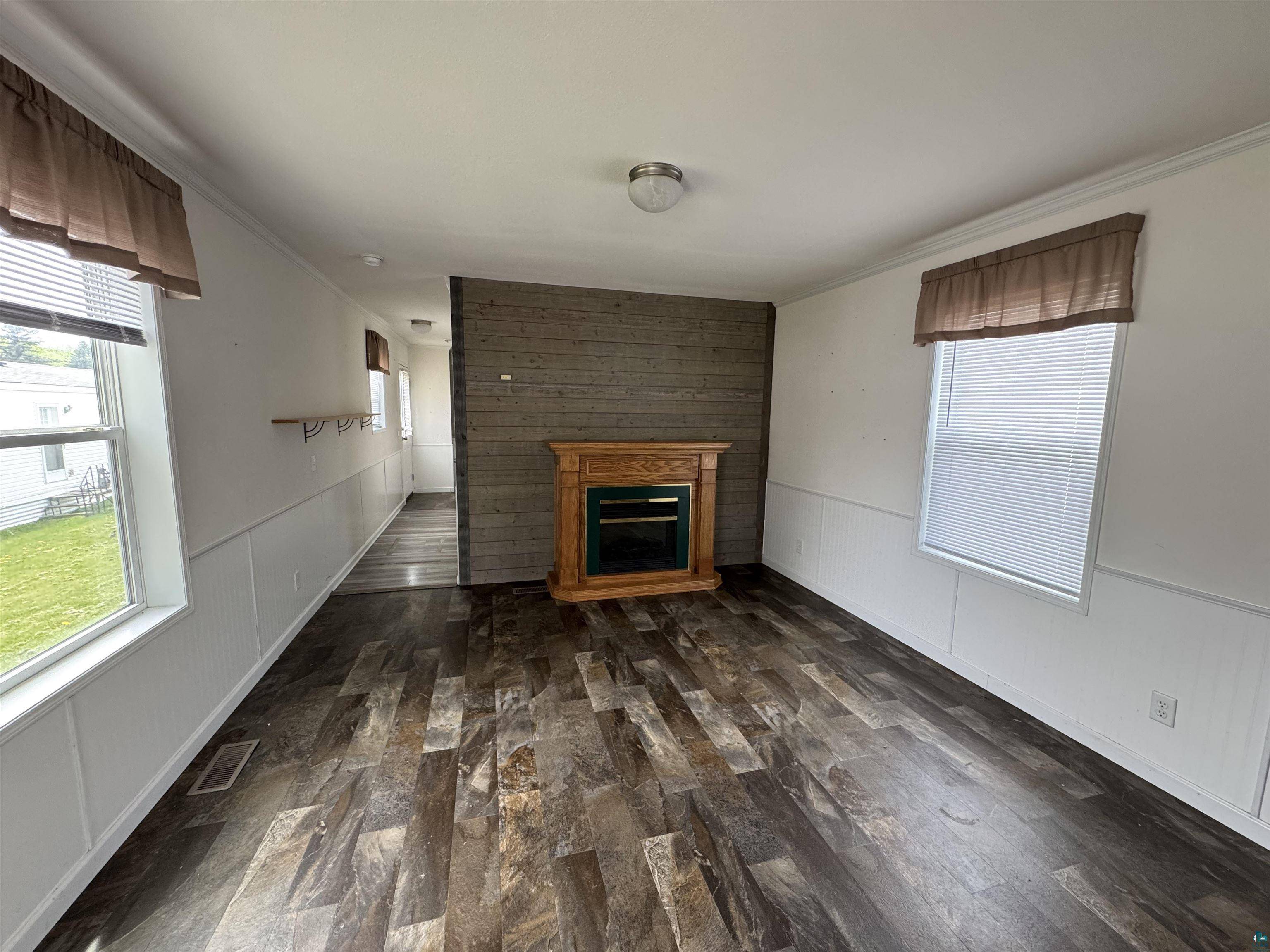 8 Holt Dr, Duluth, MN 55808