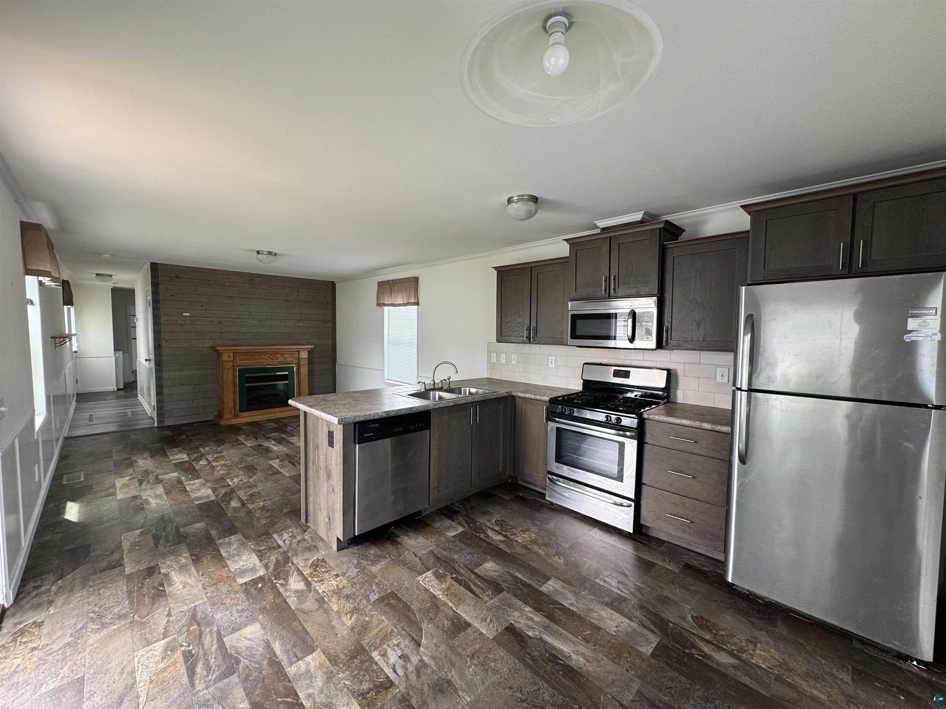 8 Holt Dr, Duluth, MN 55808