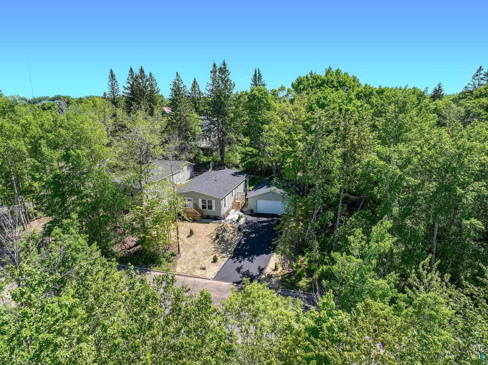 306 W Palm St, Duluth, MN 55811