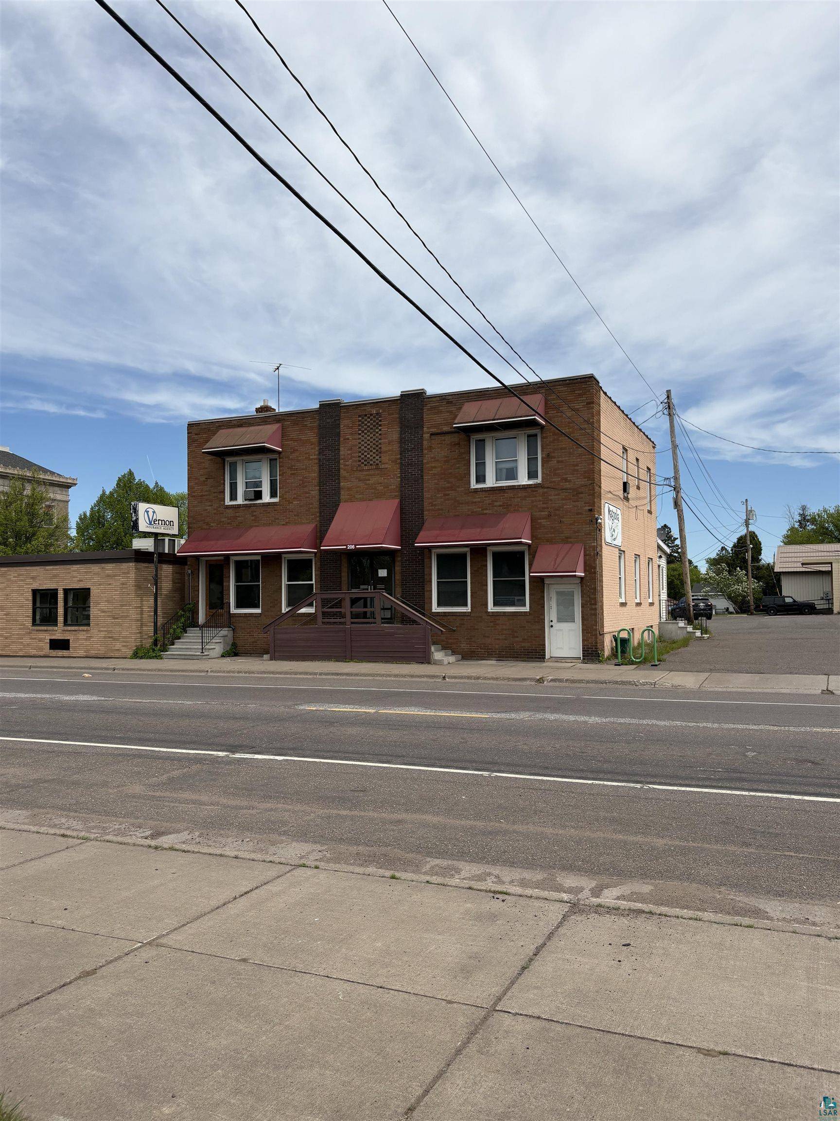 206 3rd St, Carlton, MN 55718