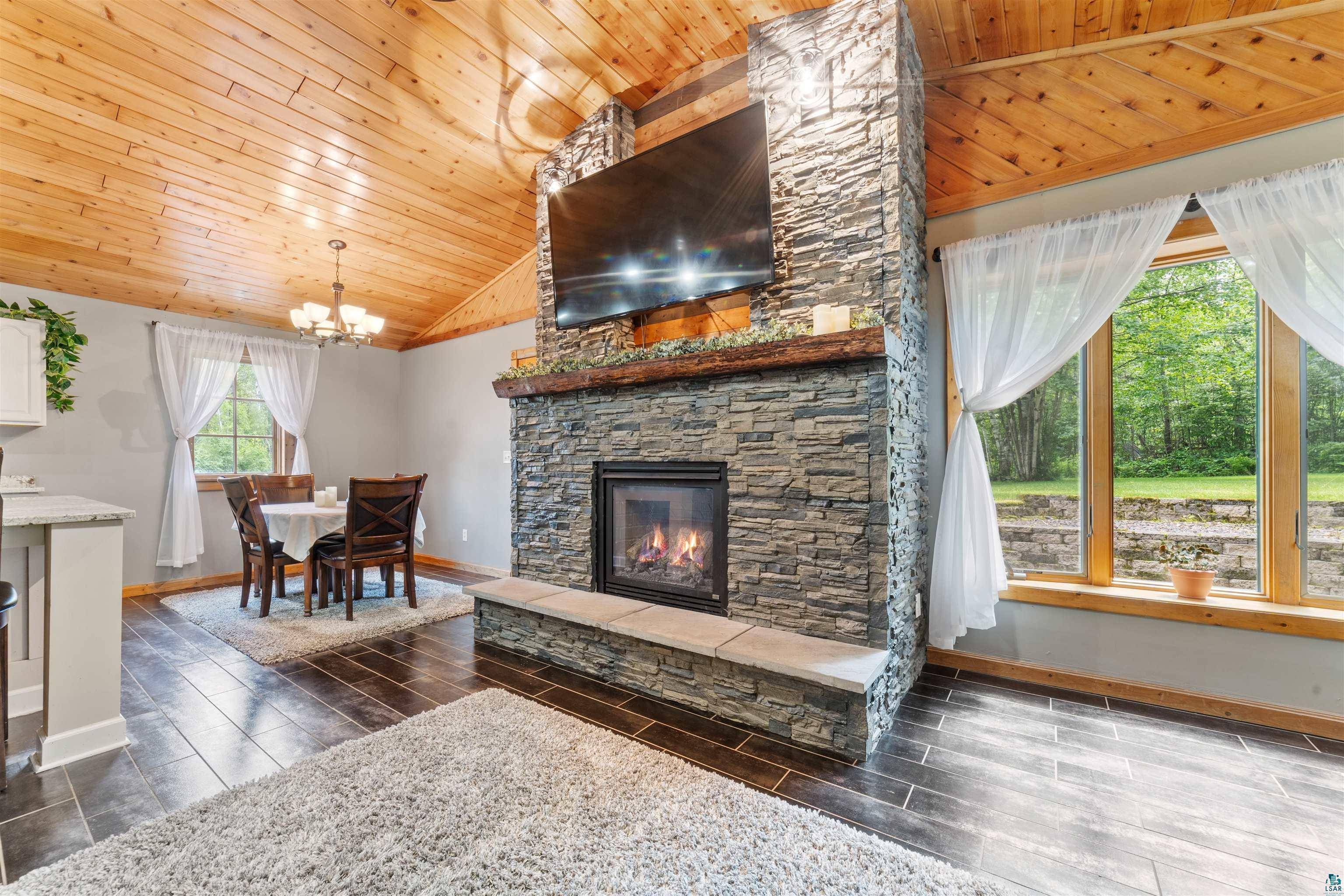 4279 Fayre Rd, Duluth, MN 55803