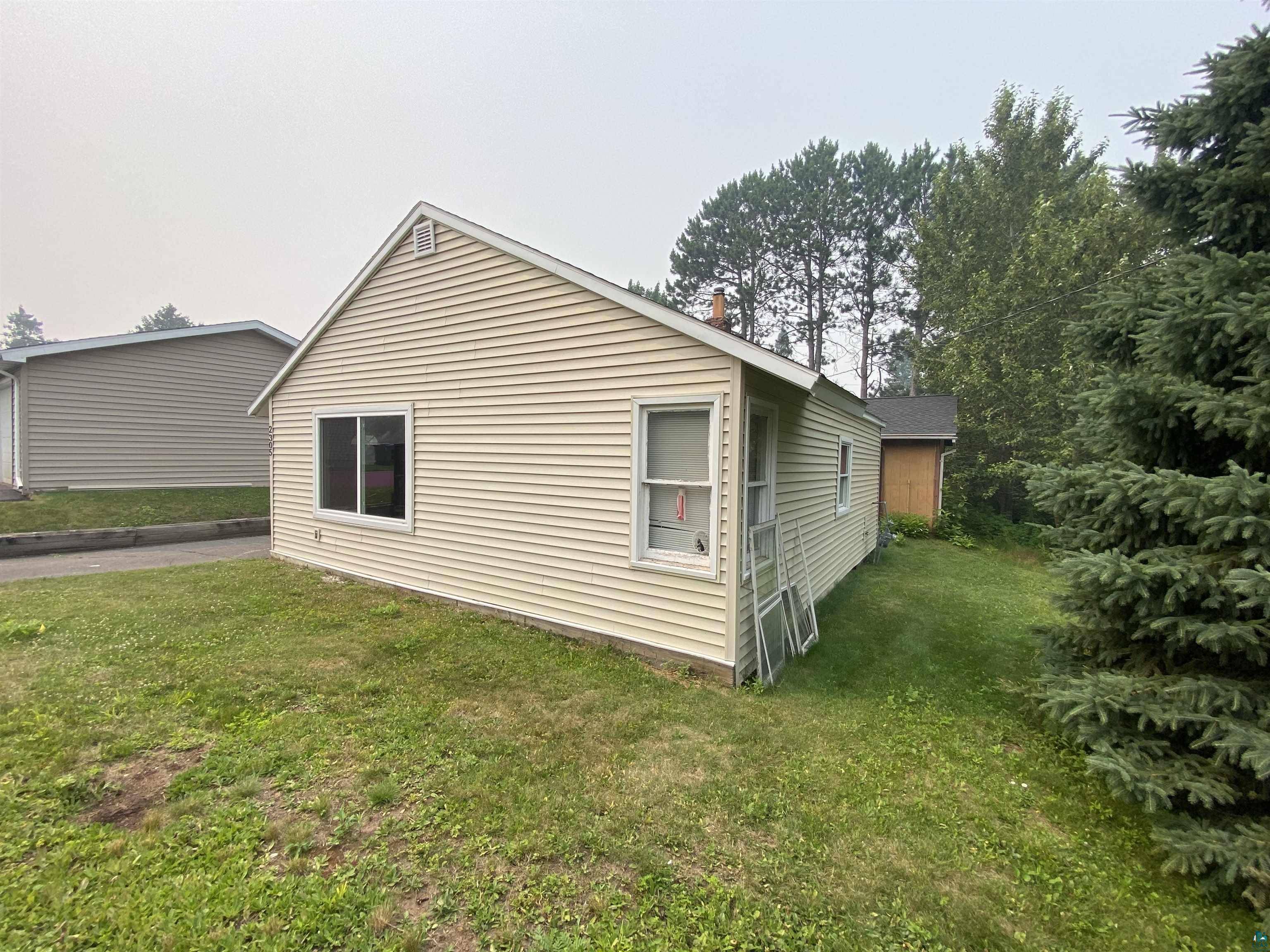 2305 Pershing St, Duluth, MN 55811
