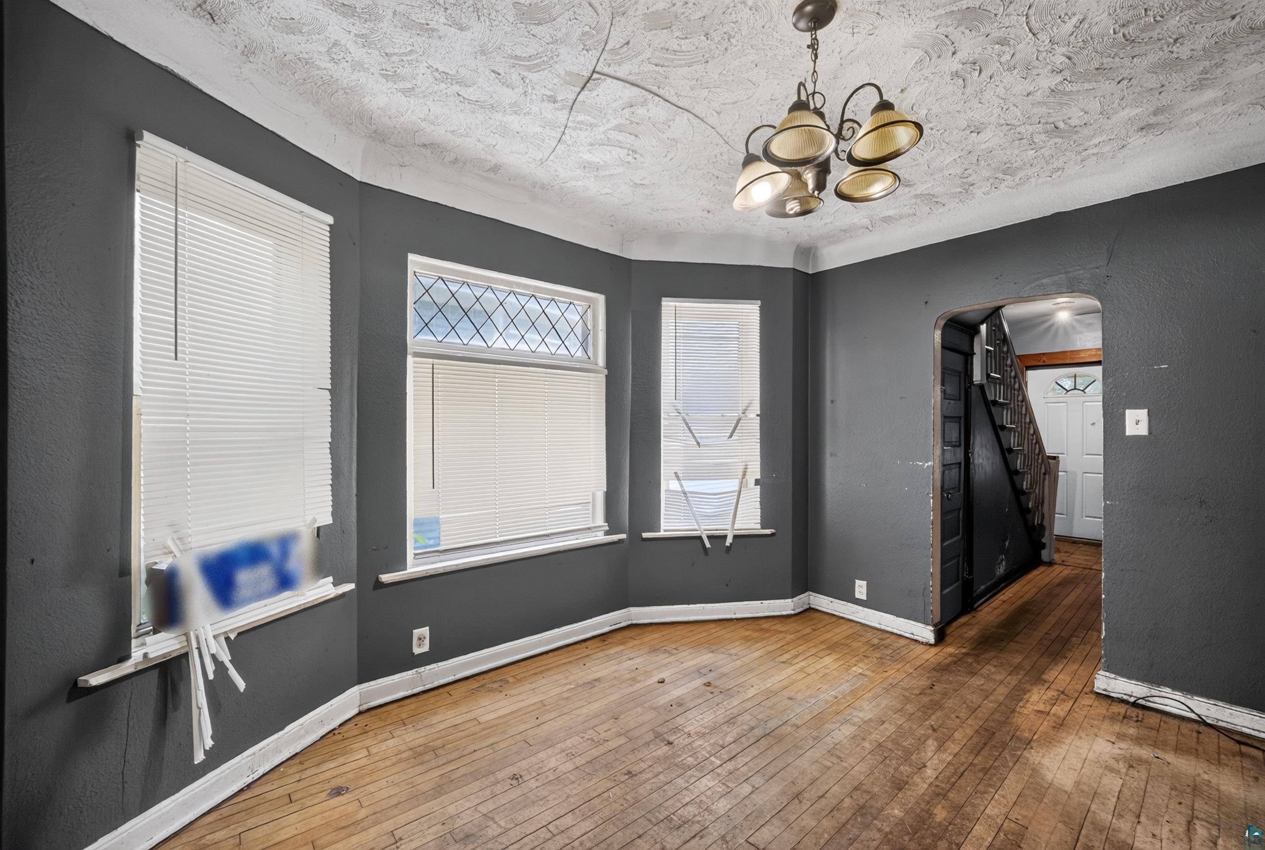 2317 W 4th Street, Duluth, MN 55806