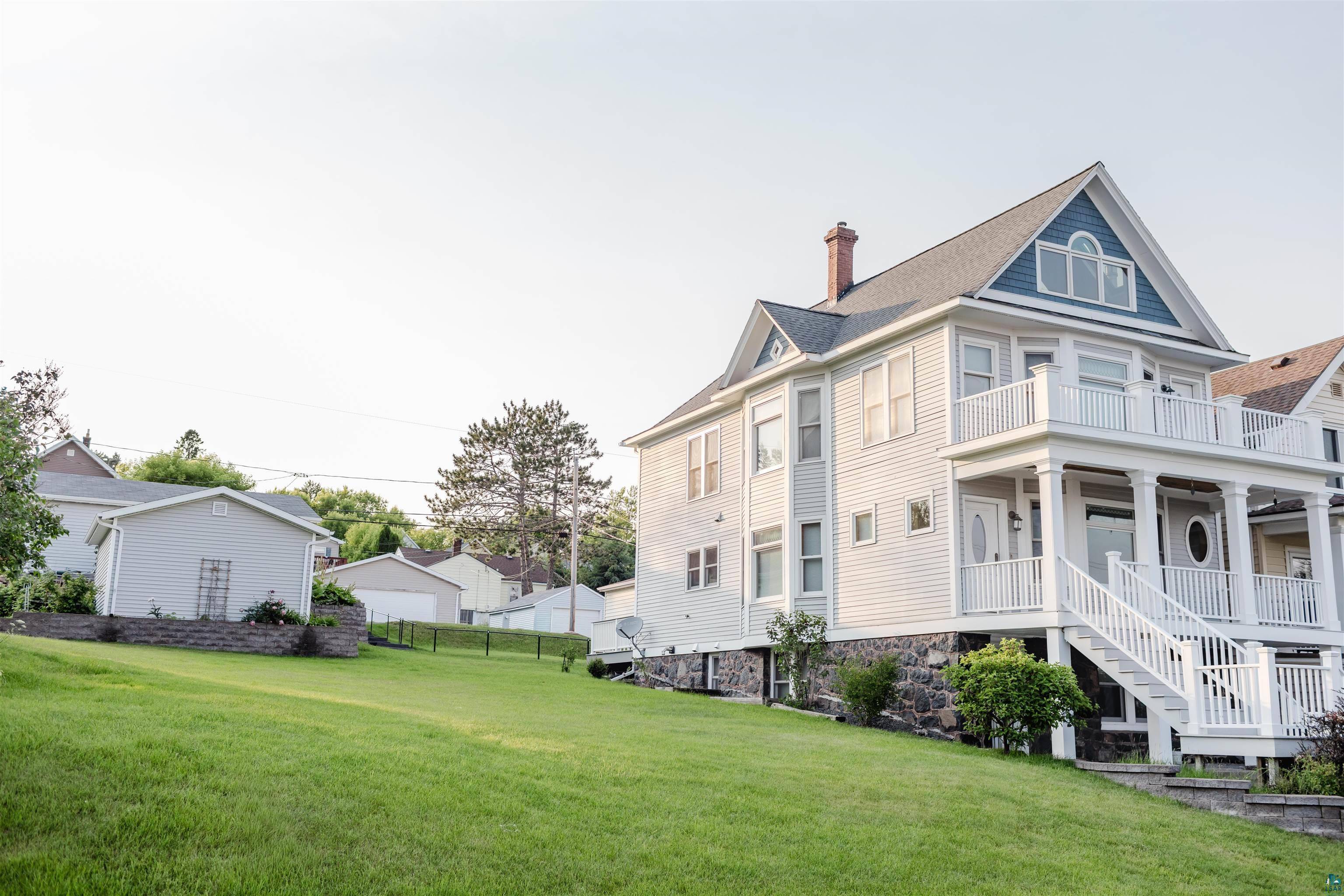 13 W 8th St, Duluth, MN 55805