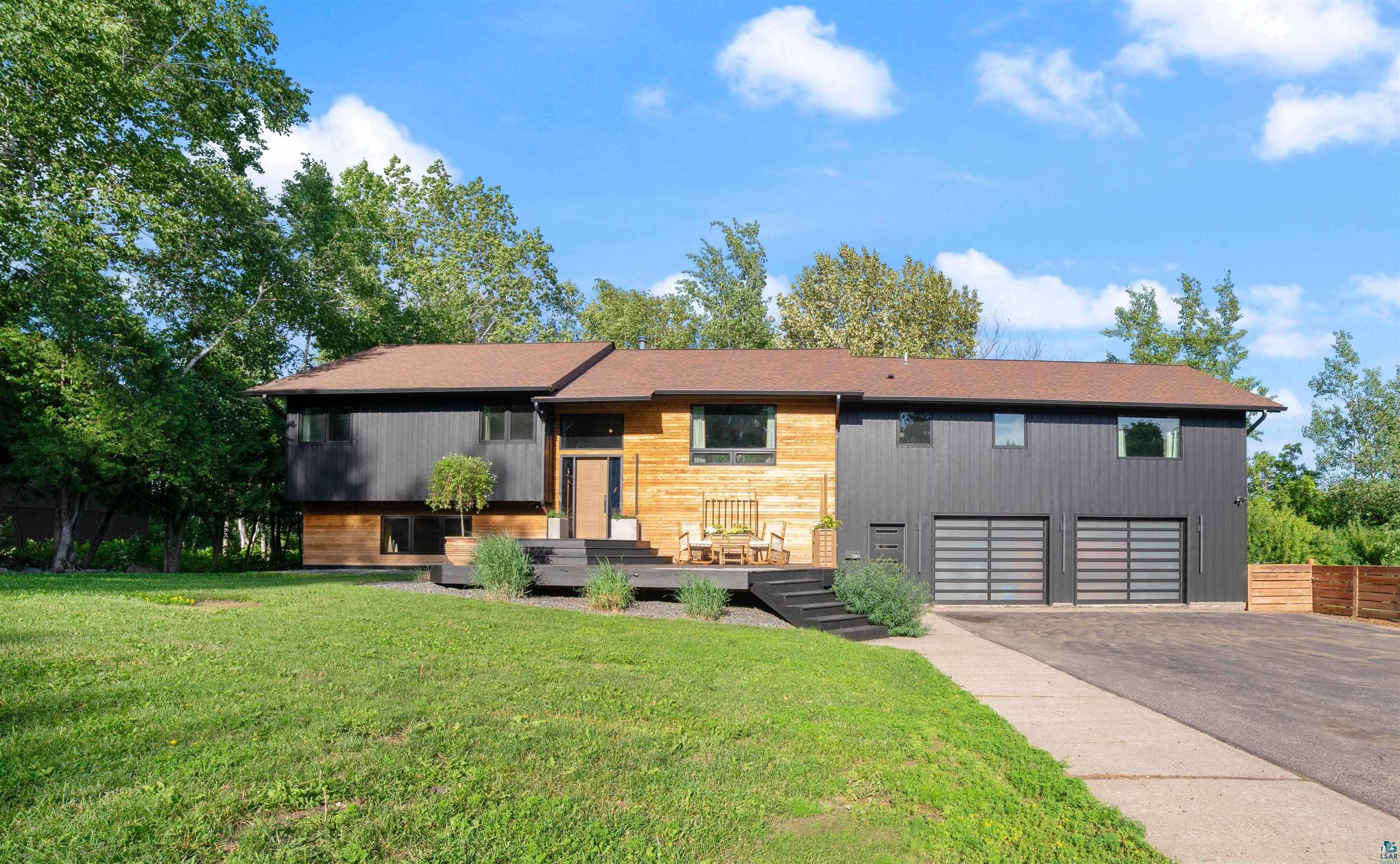1510 Woodbury Ln, Duluth, MN 55803