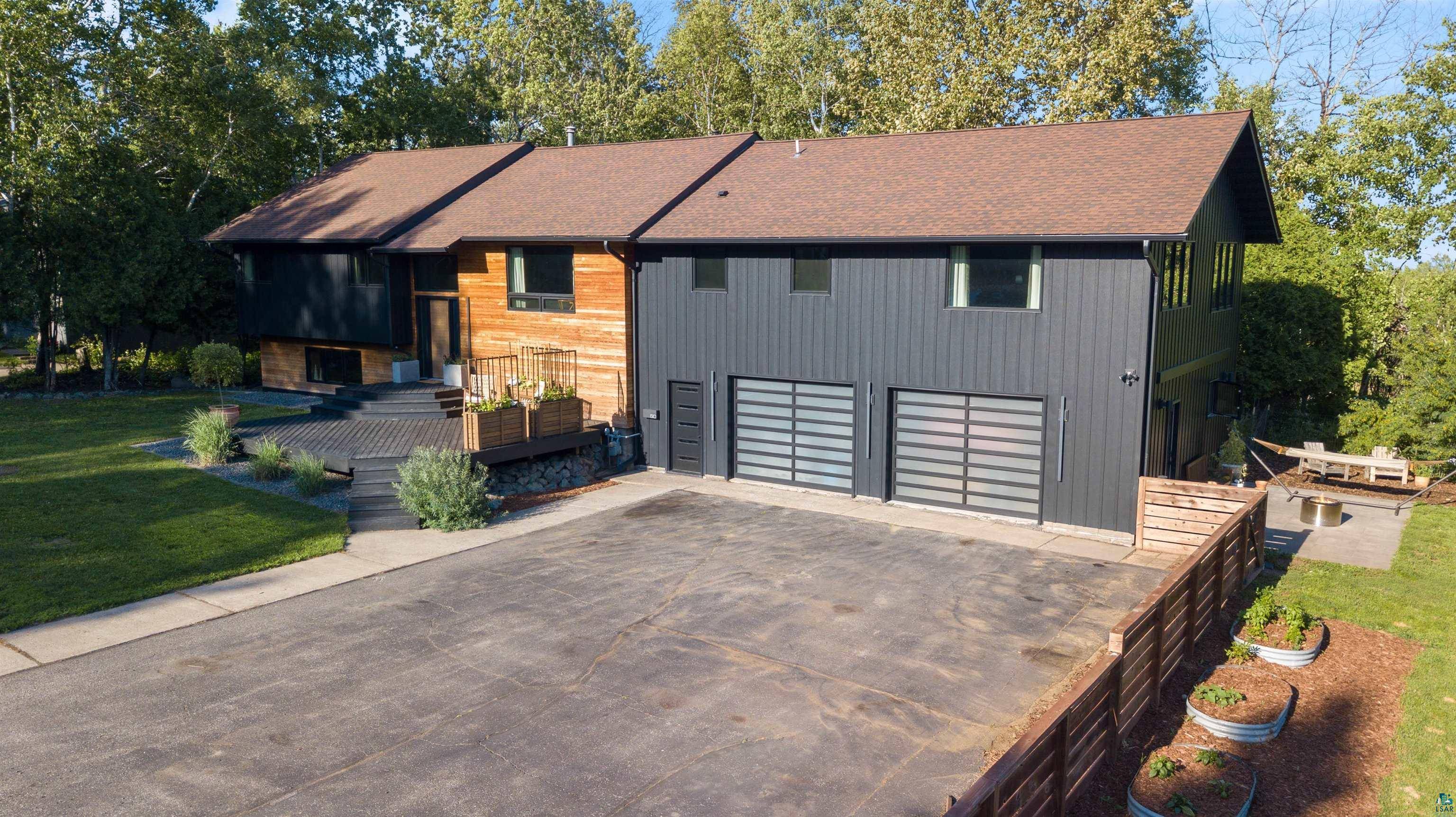 1510 Woodbury Ln, Duluth, MN 55803