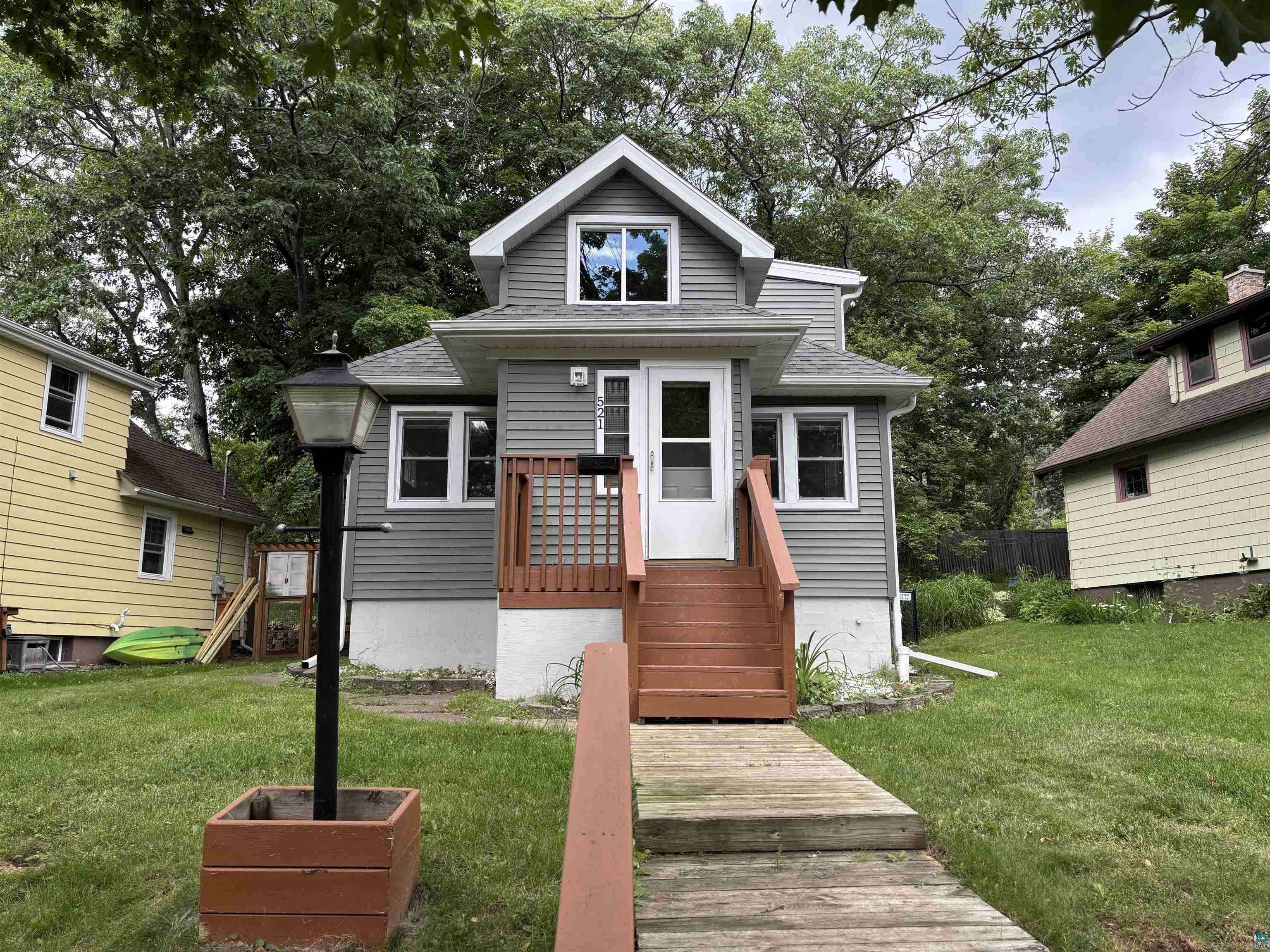 521 Sparkman Ave, Duluth, MN 55803