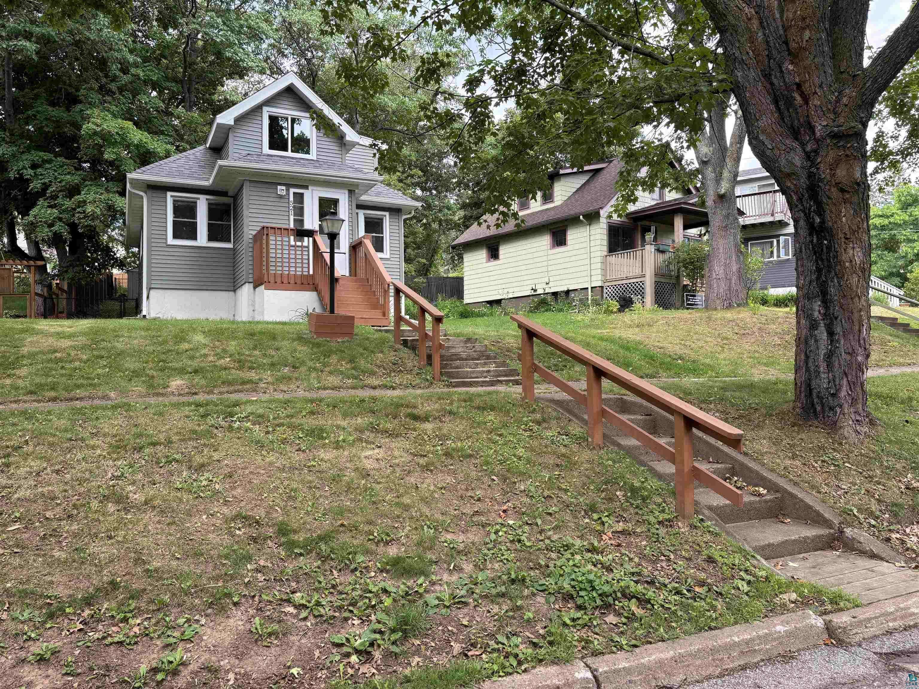 521 Sparkman Ave, Duluth, MN 55803