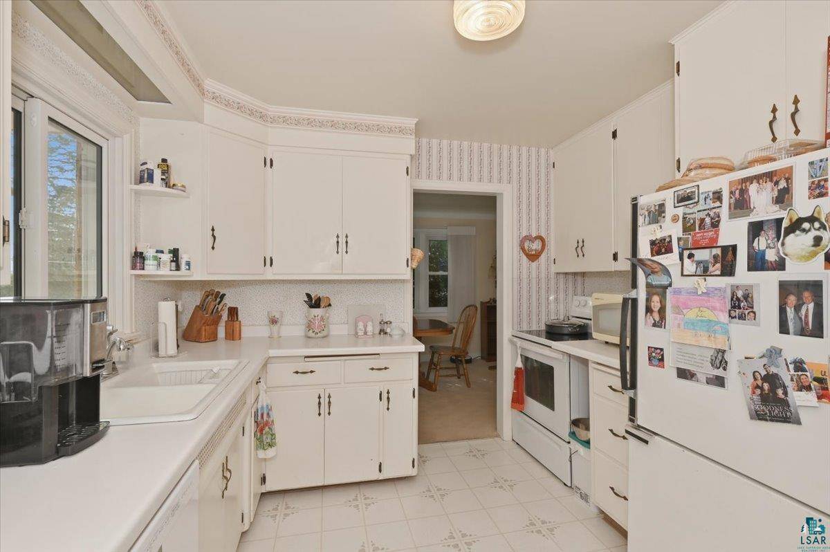 426 Ridgewood Rd, Duluth, MN 55804