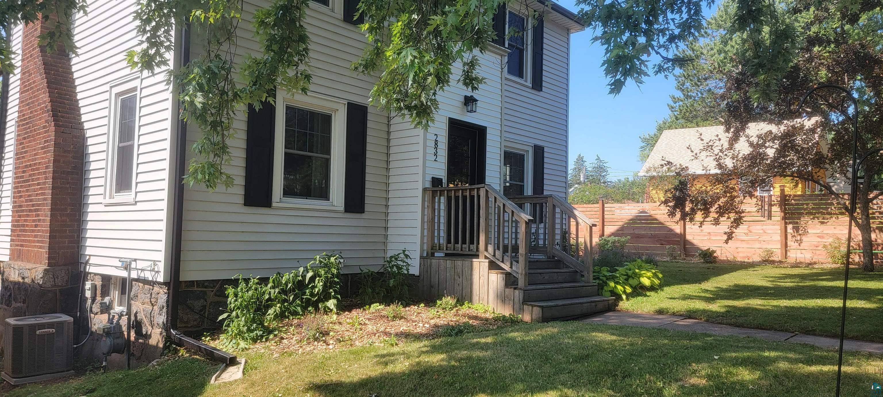 2832 W 6th St, Duluth, MN 55806