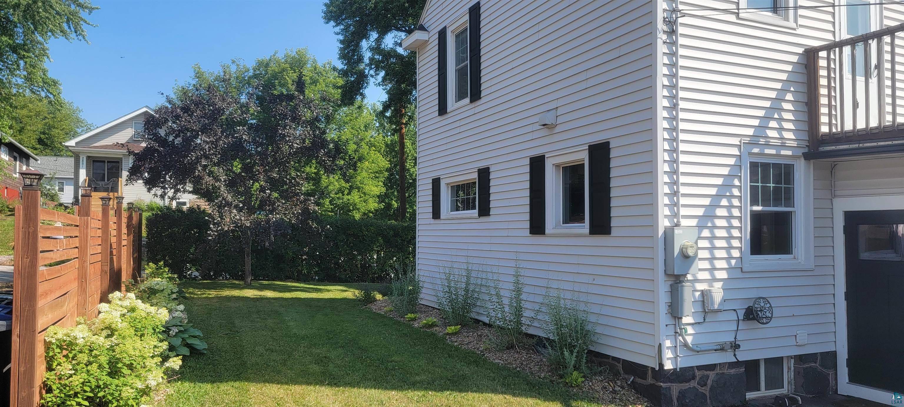 2832 W 6th St, Duluth, MN 55806