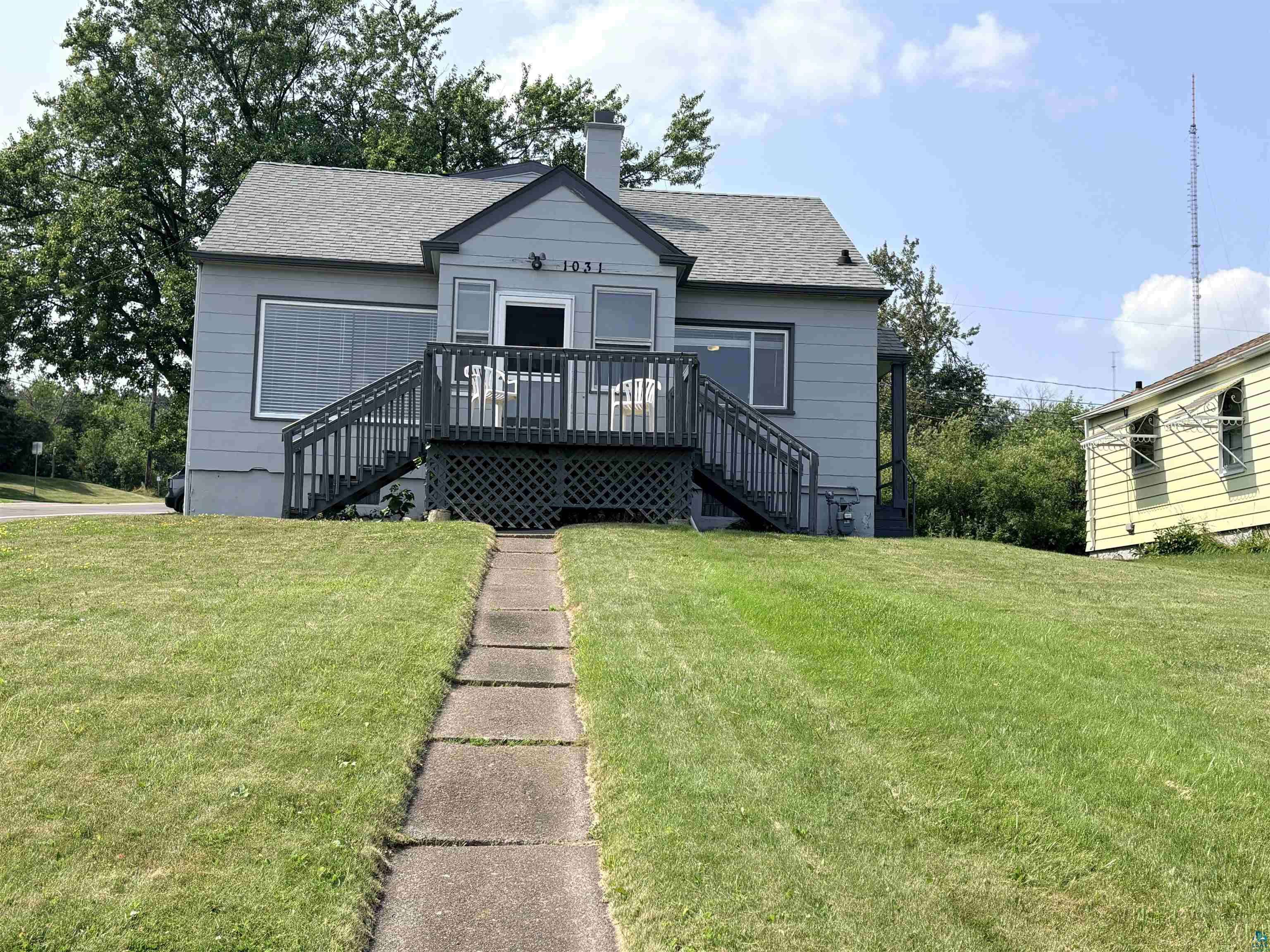 1031 W Skyline Pkwy, Duluth, MN 55806