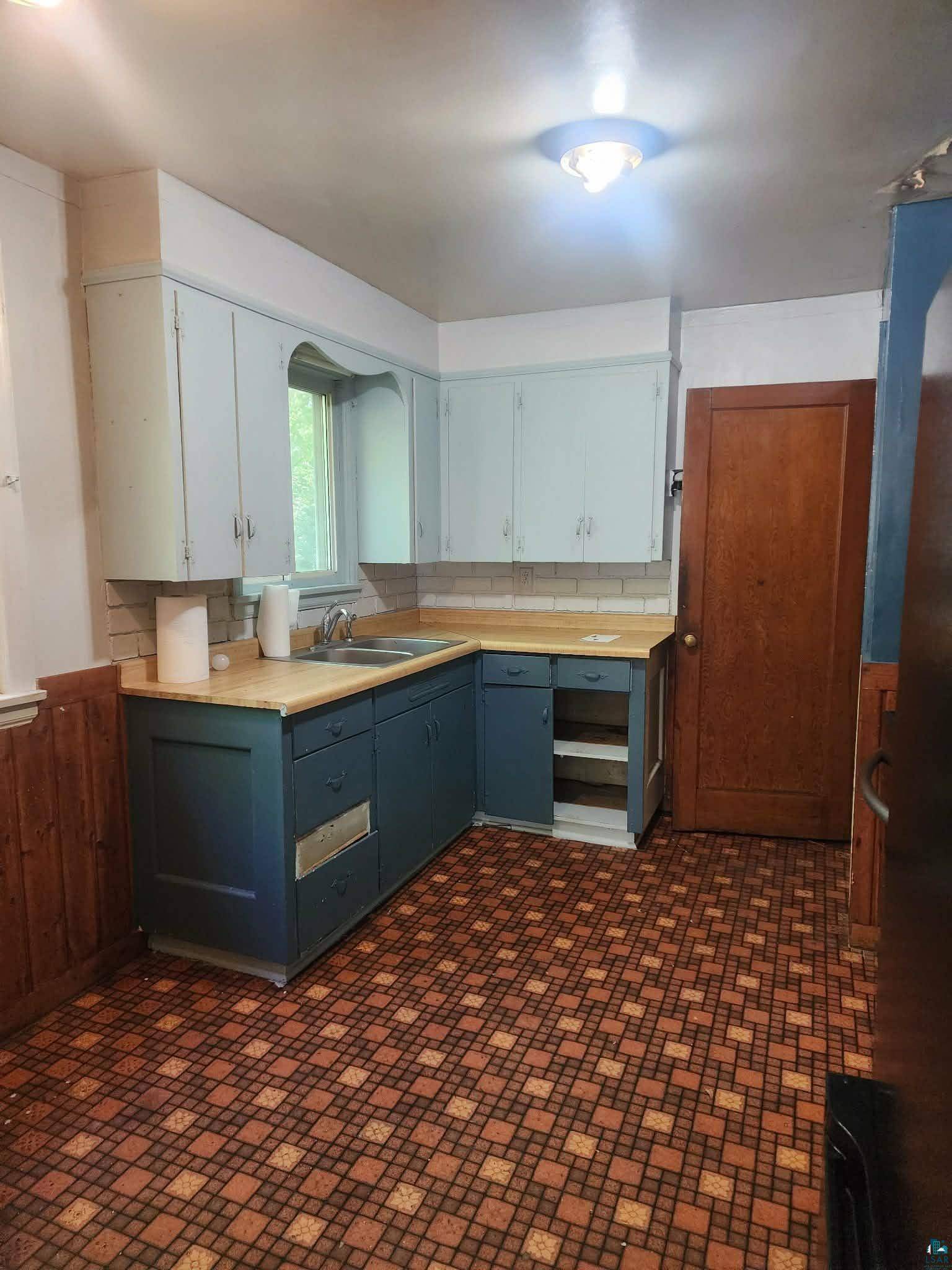 1628 E 1st St, Duluth, MN 55812