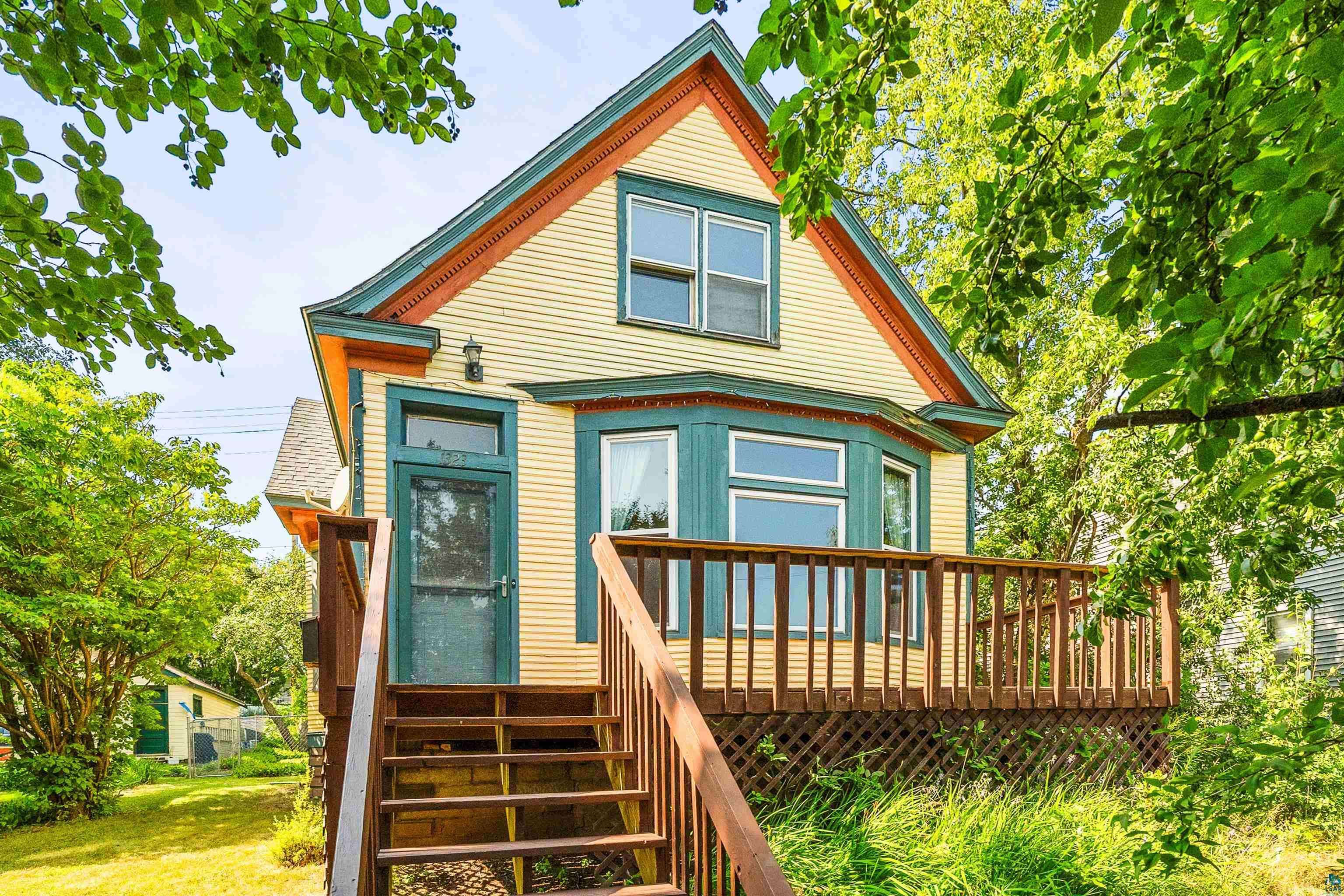 1323 W 1st St, Duluth, MN 55806