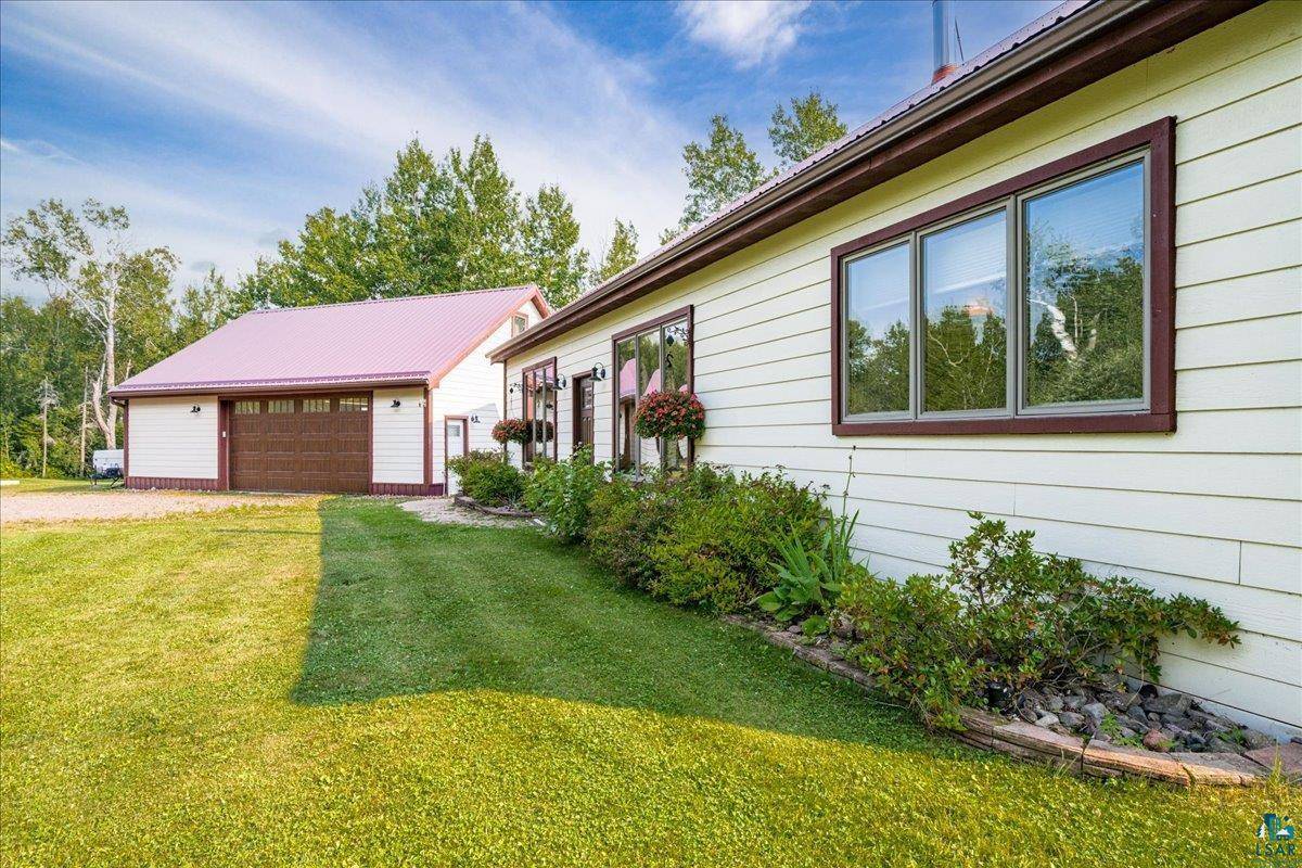 1826 Pine Park Rd, Duluth, MN 55804