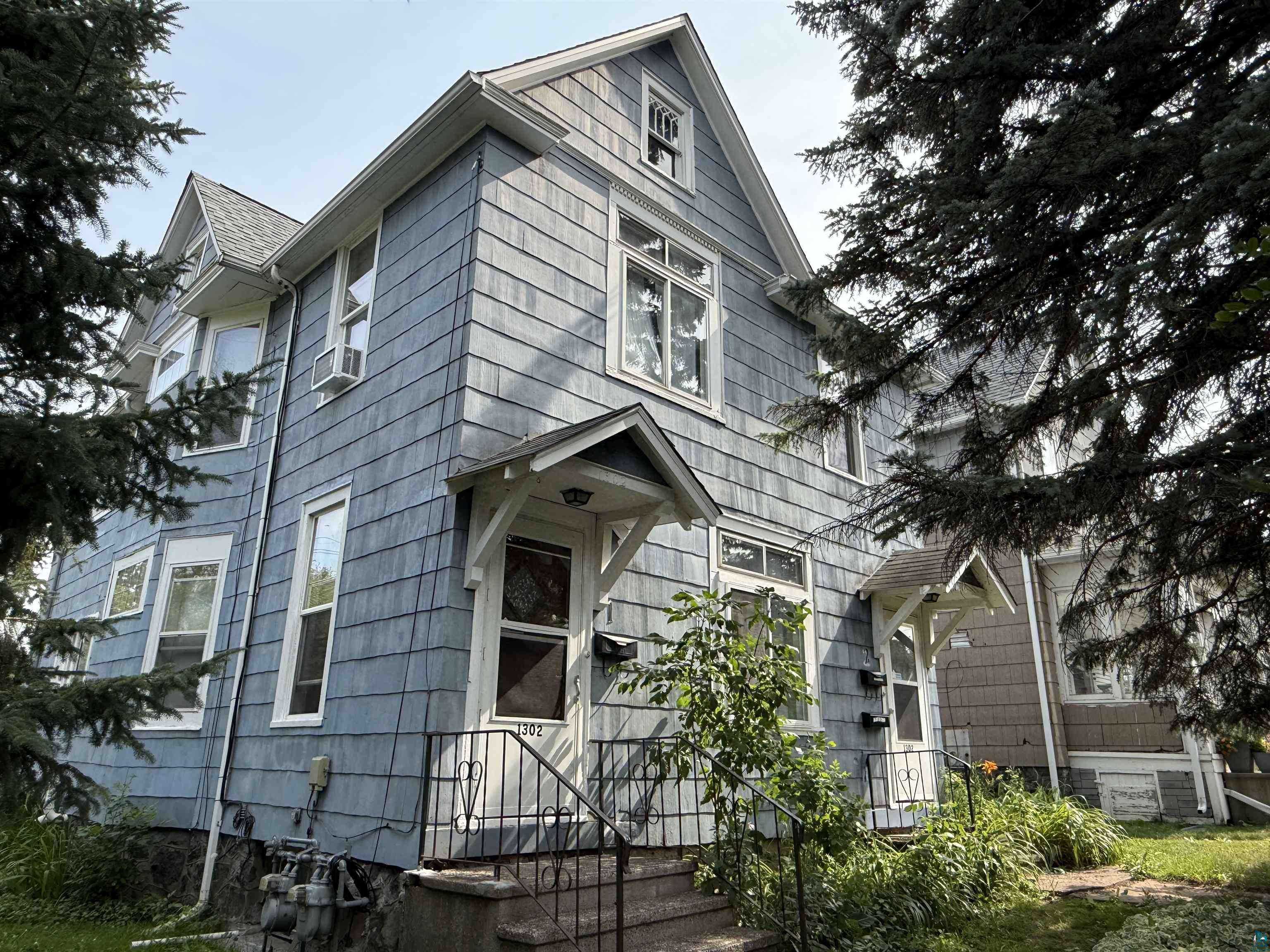 1302 W 1st St, Duluth, MN 55806