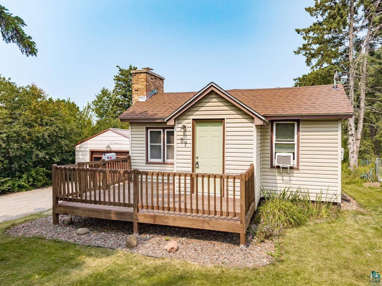 57 W Chisholm St, Duluth, MN 55803