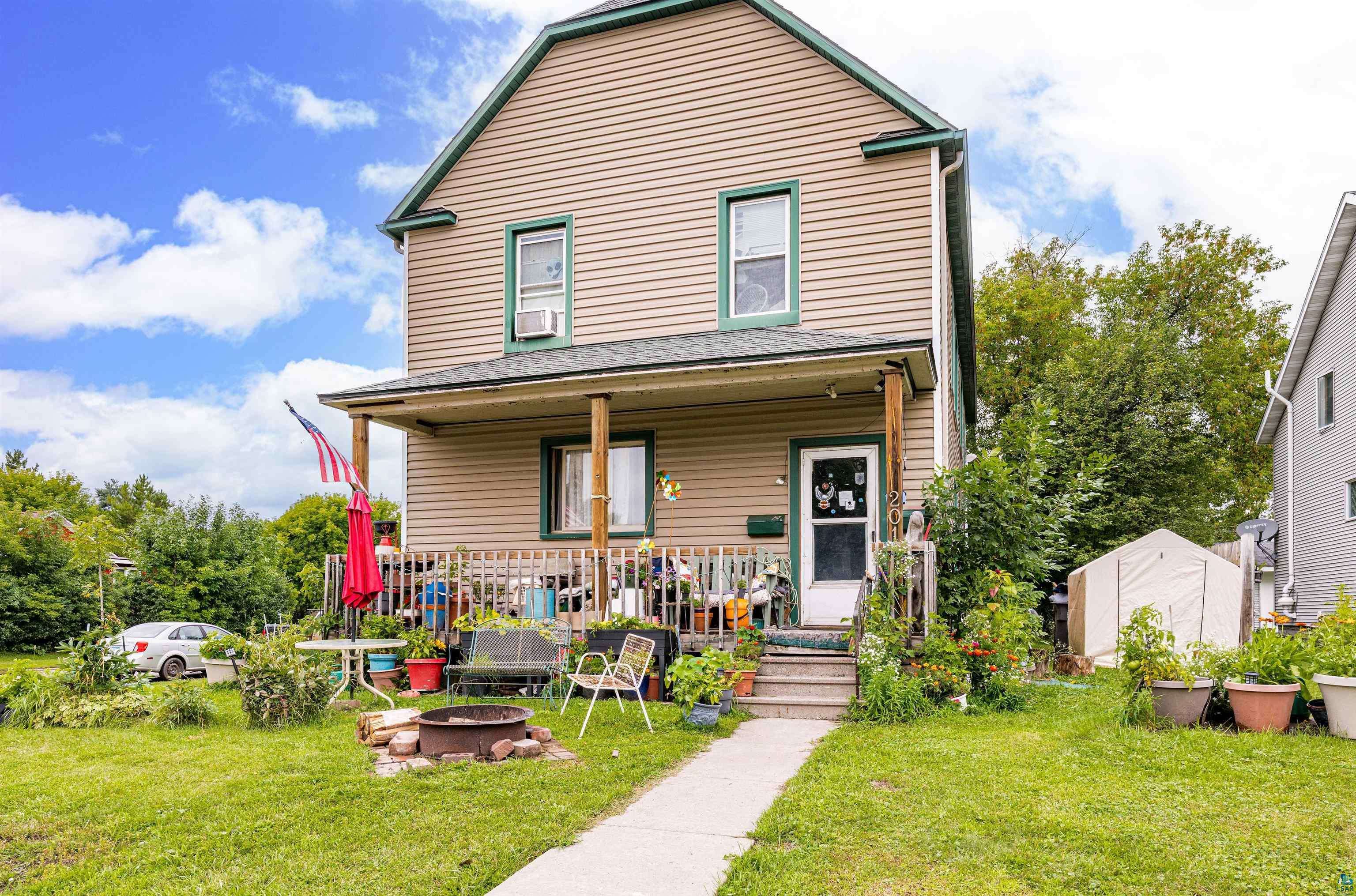 201 E McCuen St, Duluth, MN 55808