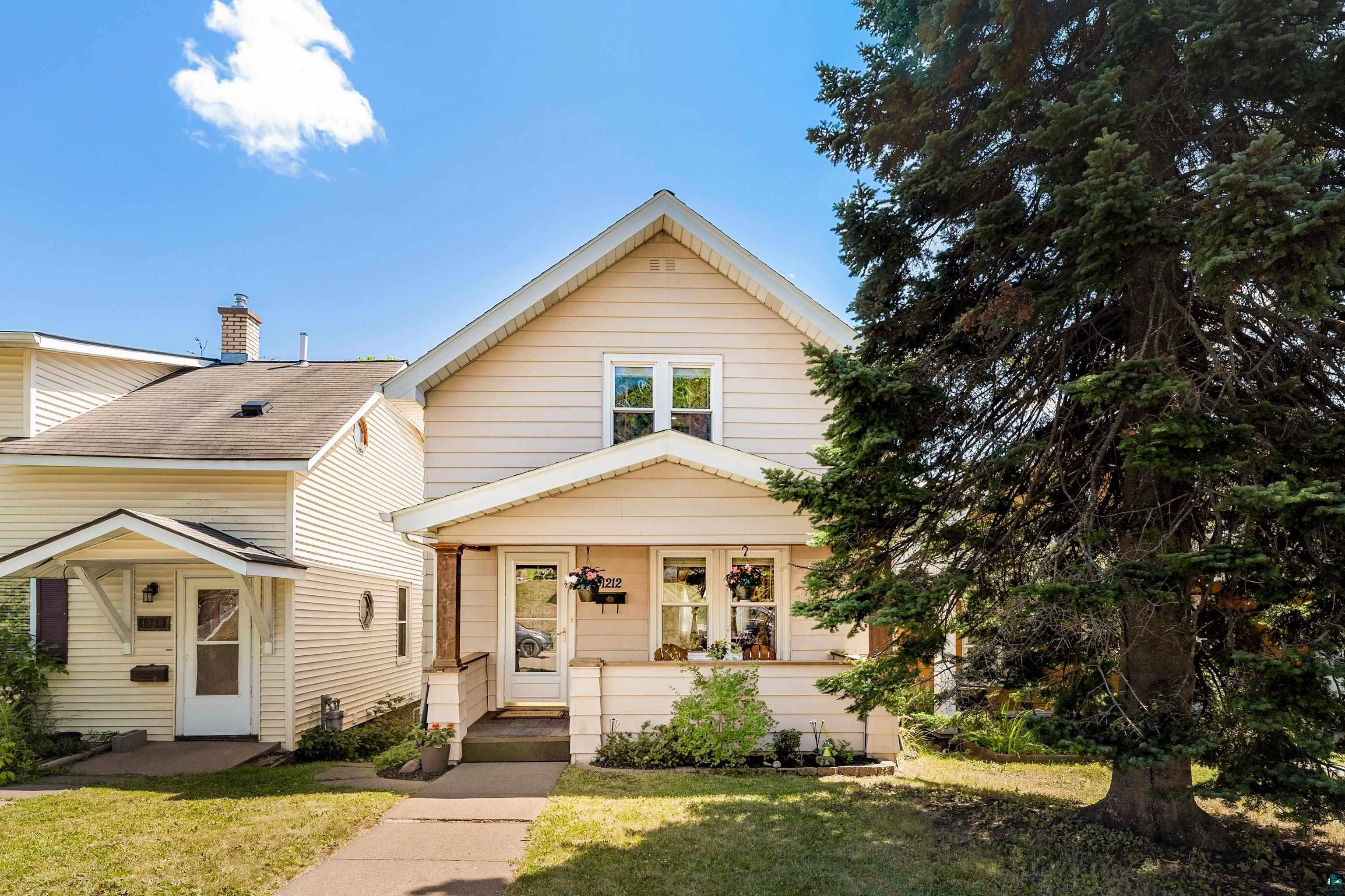 1212 E 11th St, Duluth, MN 55805