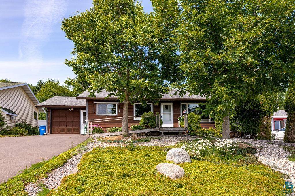 9305 Congdon Blvd, Duluth, MN 55804