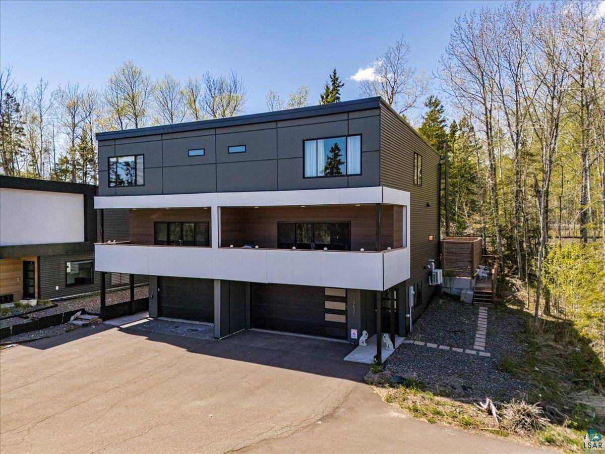 3631 London Rd, Duluth, MN 55804